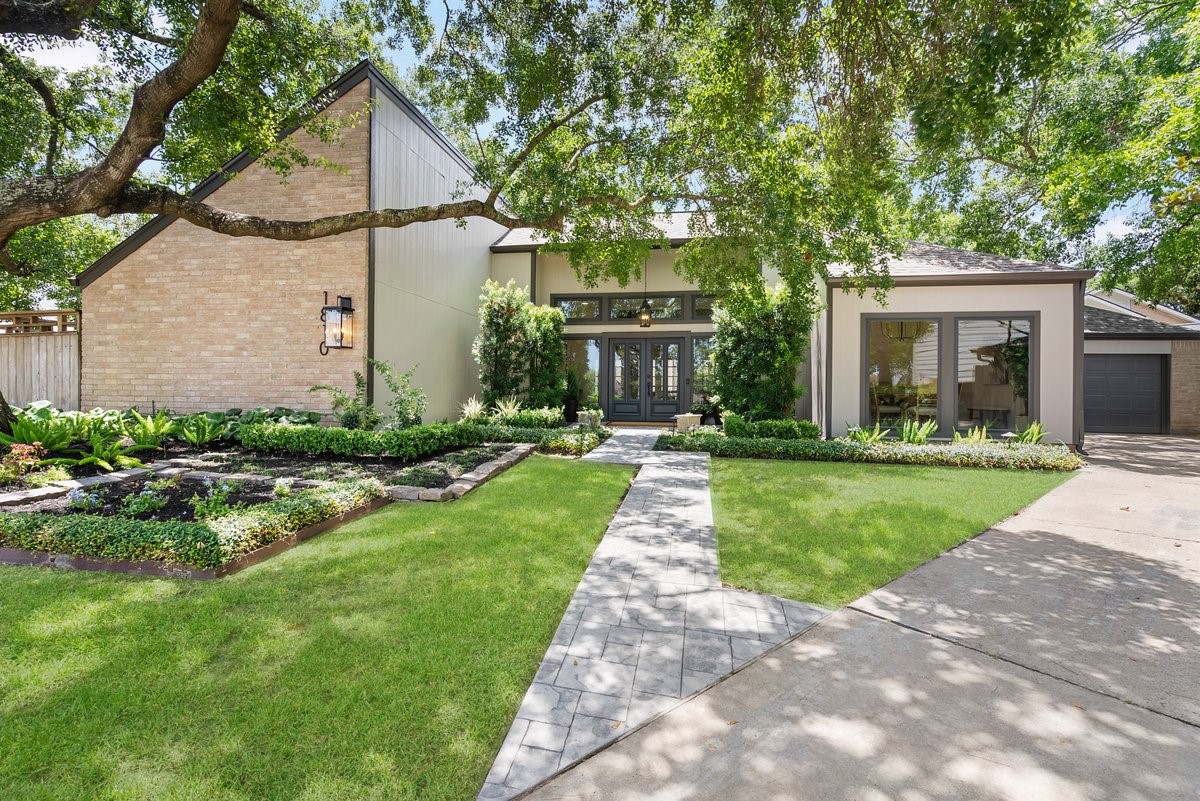 1810 Keatley Drive Property Photo 1