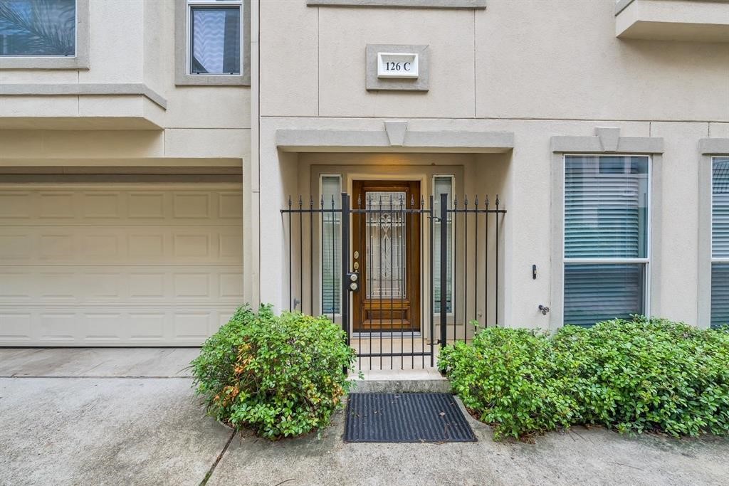 126 Detering Street C Property Photo 4