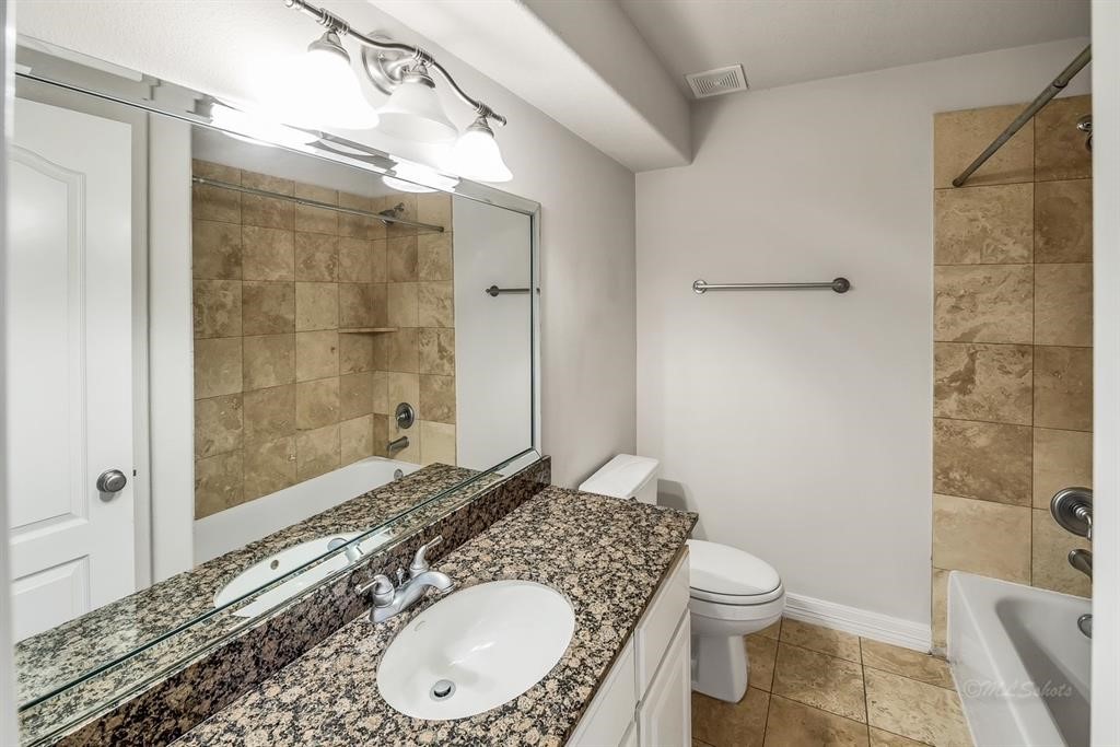 126 Detering Street C Property Photo 9