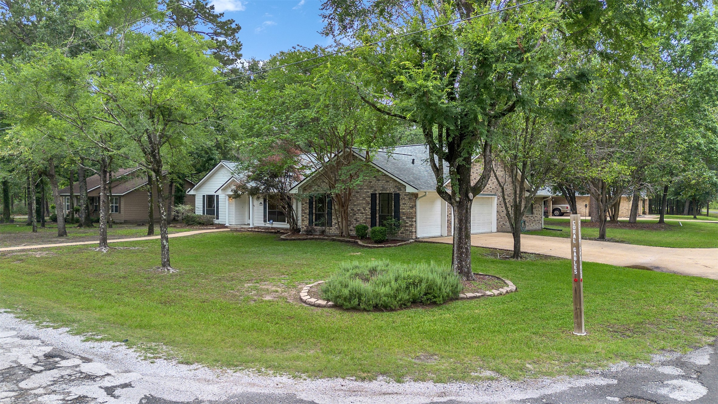 195 Coral Gables Property Photo 7