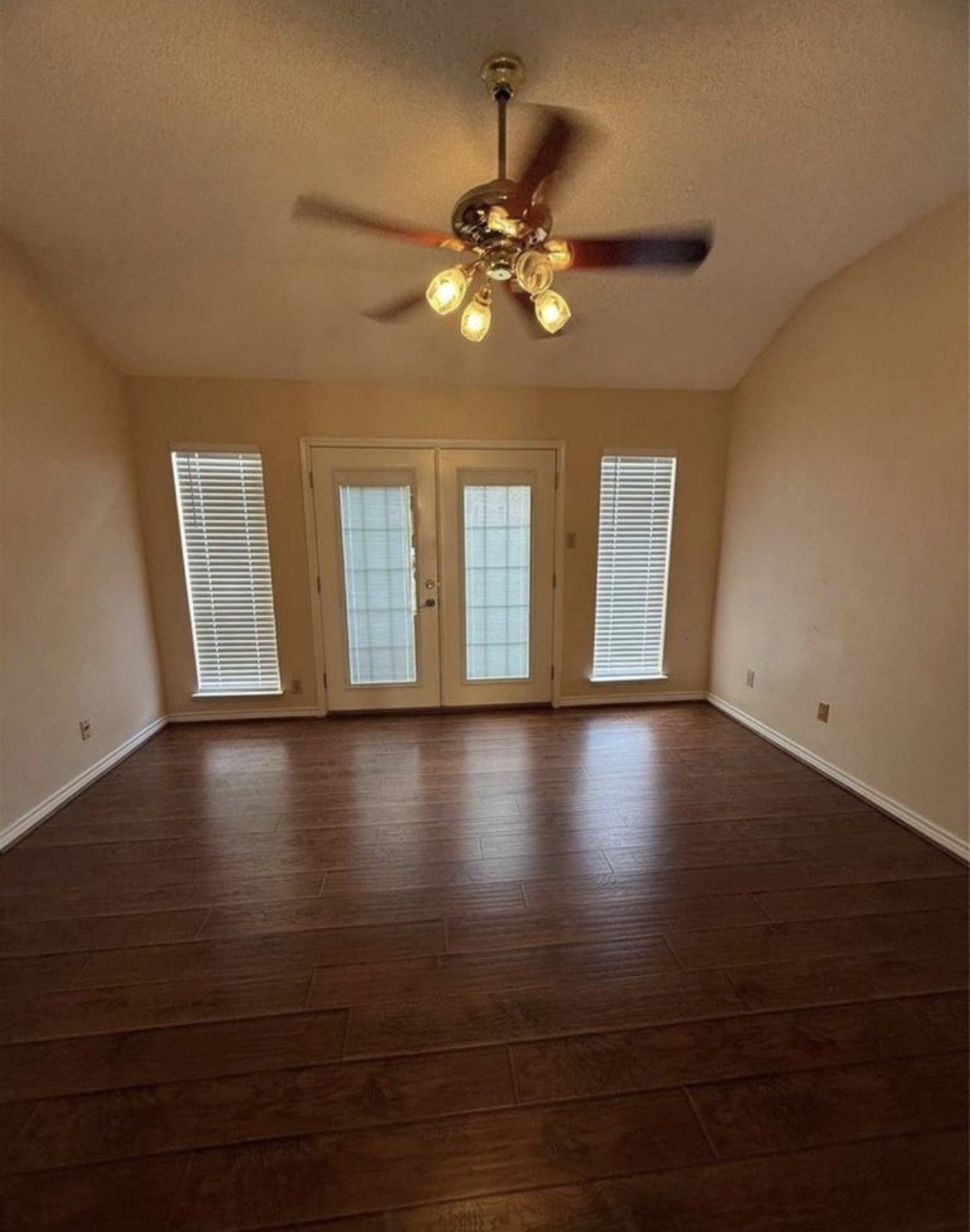 4027 Summit Valley Drive Property Photo 5