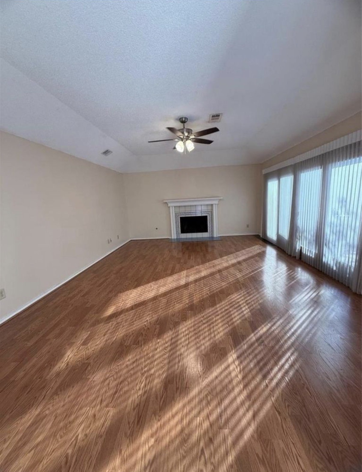 4027 Summit Valley Drive Property Photo 6