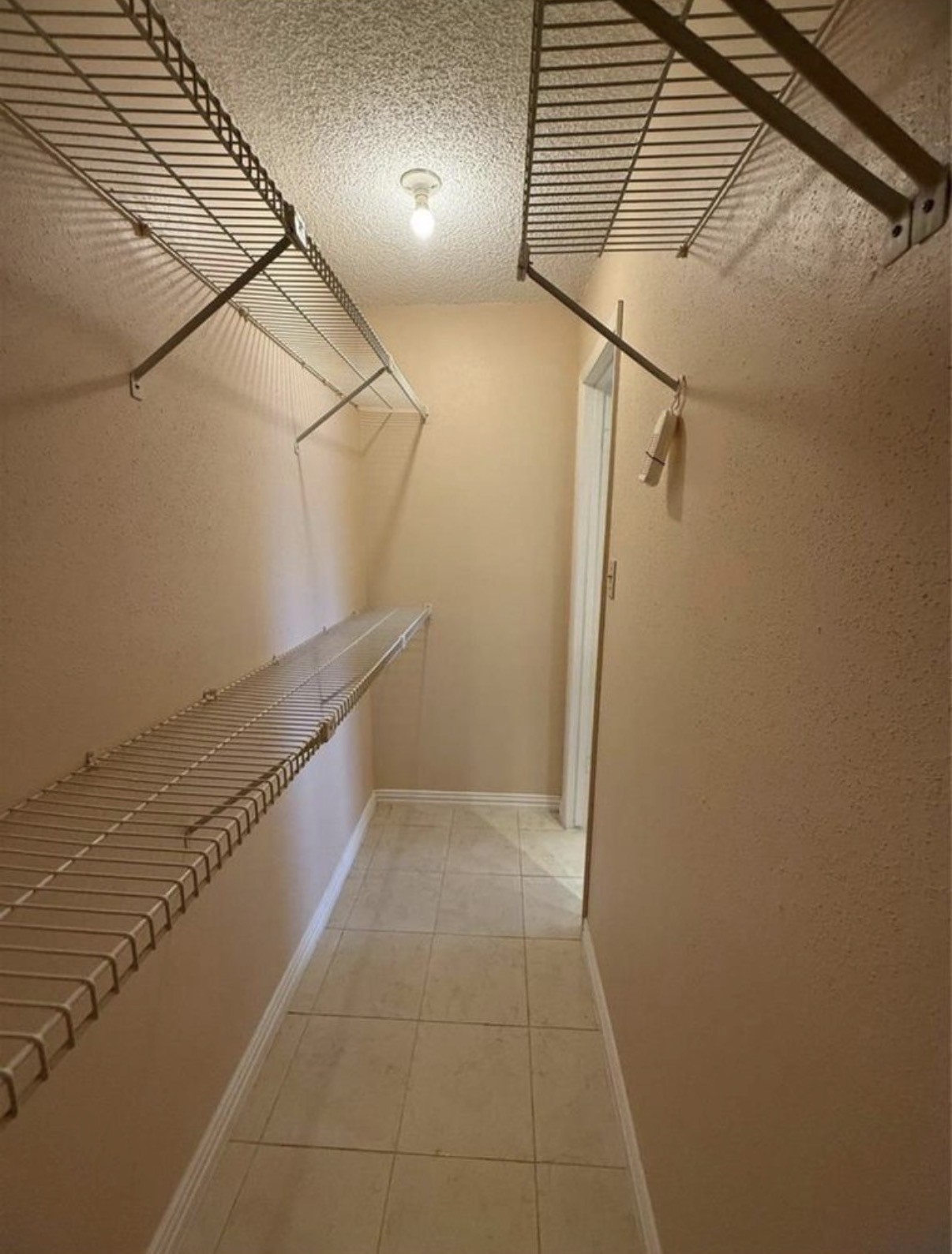 4027 Summit Valley Drive Property Photo 20