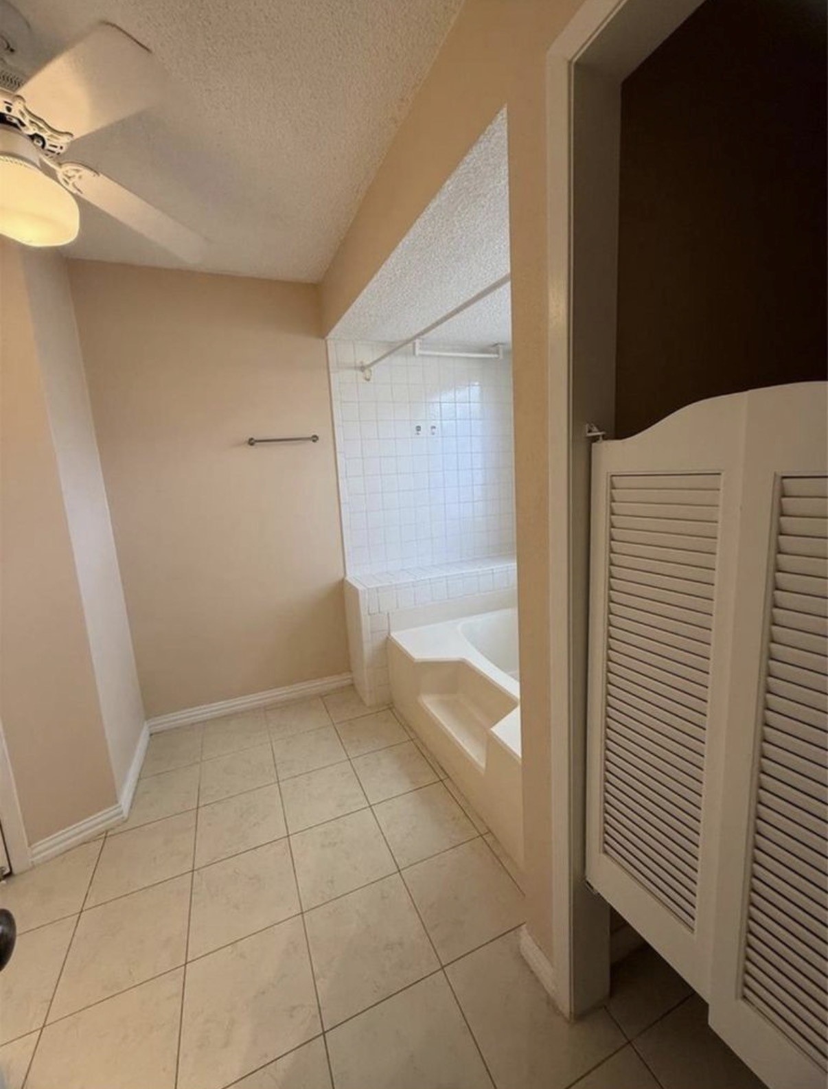 4027 Summit Valley Drive Property Photo 22