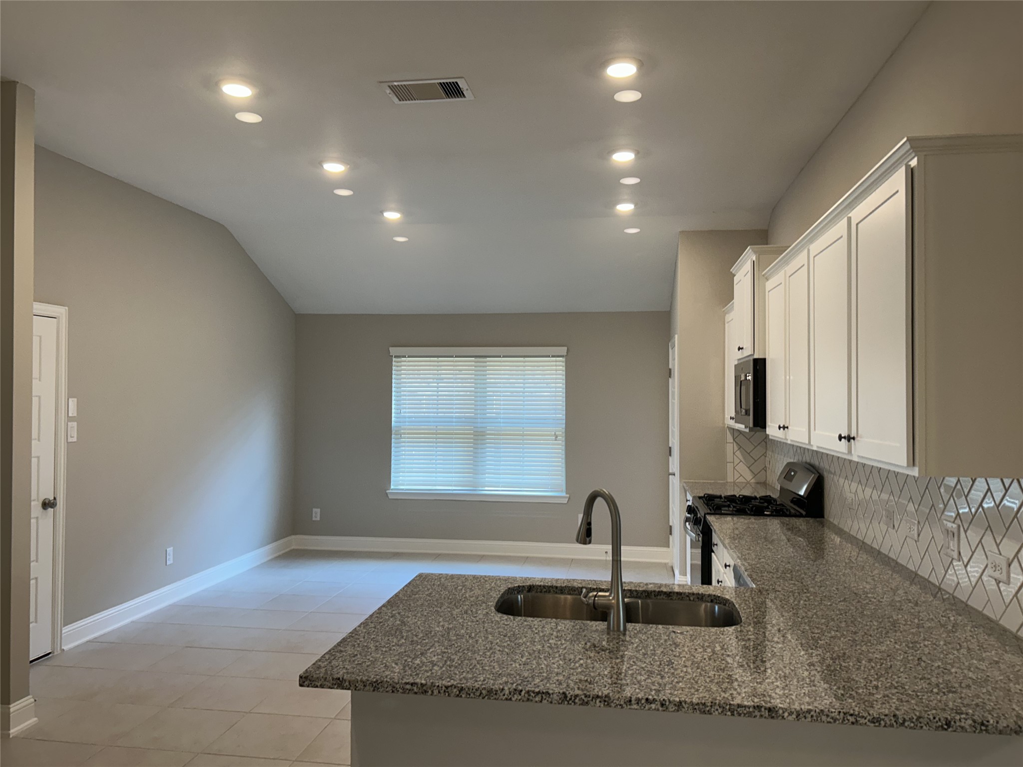 10250 Whitney Reach Drive Property Photo 8