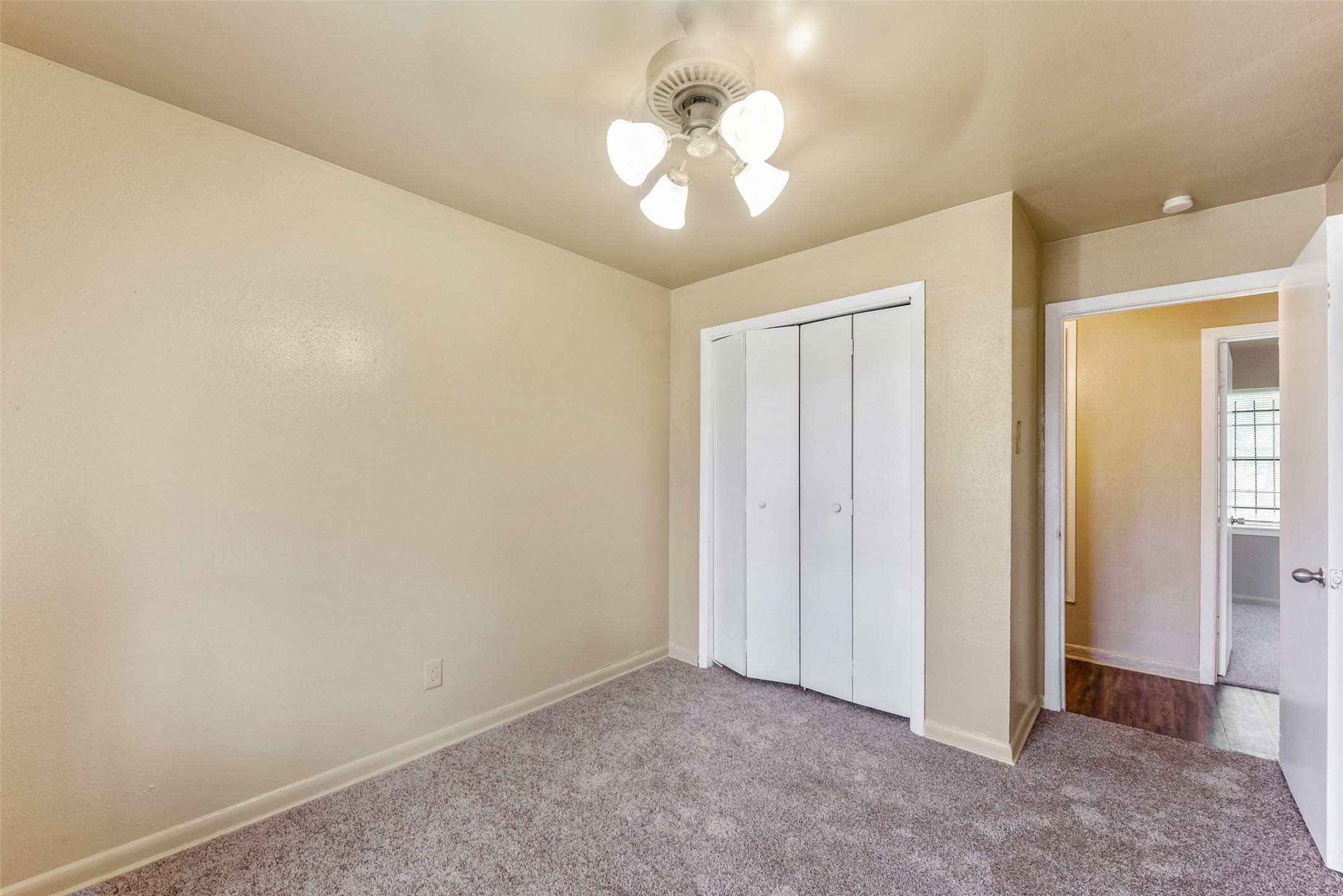 5503 S Acres Drive Property Photo 17