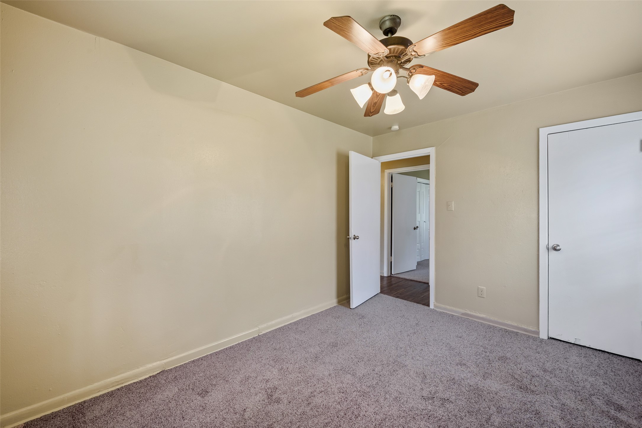 5503 S Acres Drive Property Photo 18