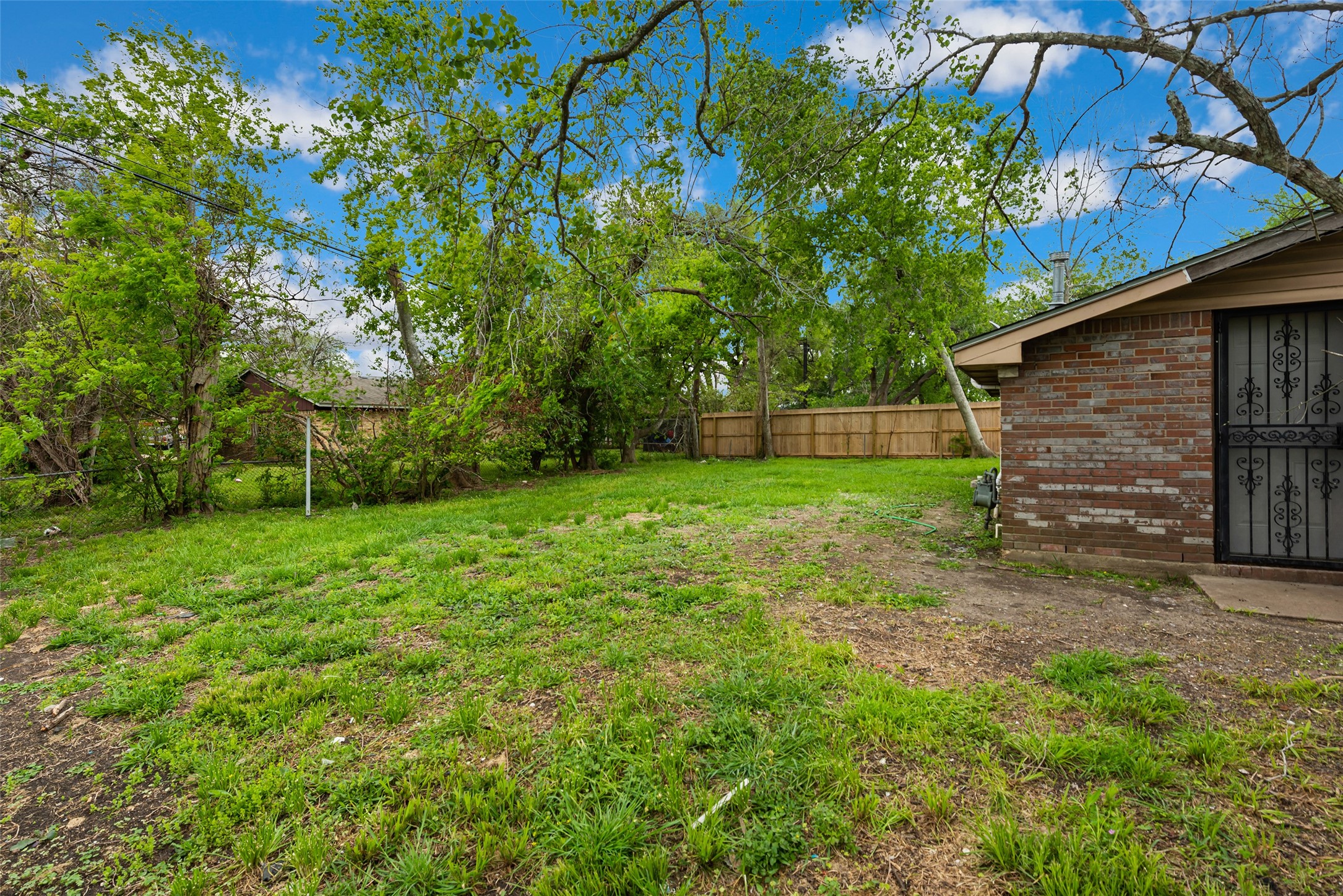 5503 S Acres Drive Property Photo 23