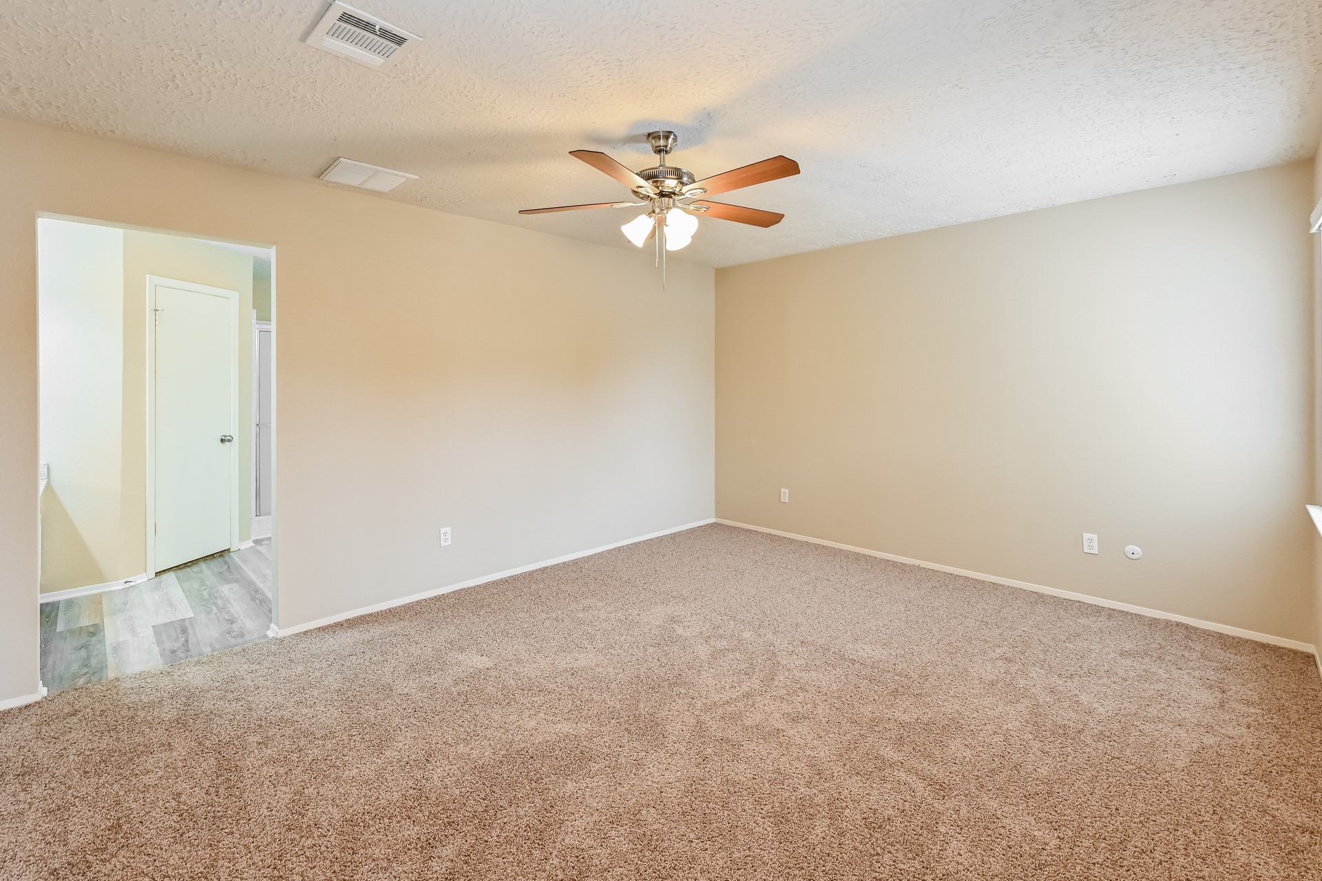 1518 Washington Drive Property Photo 7