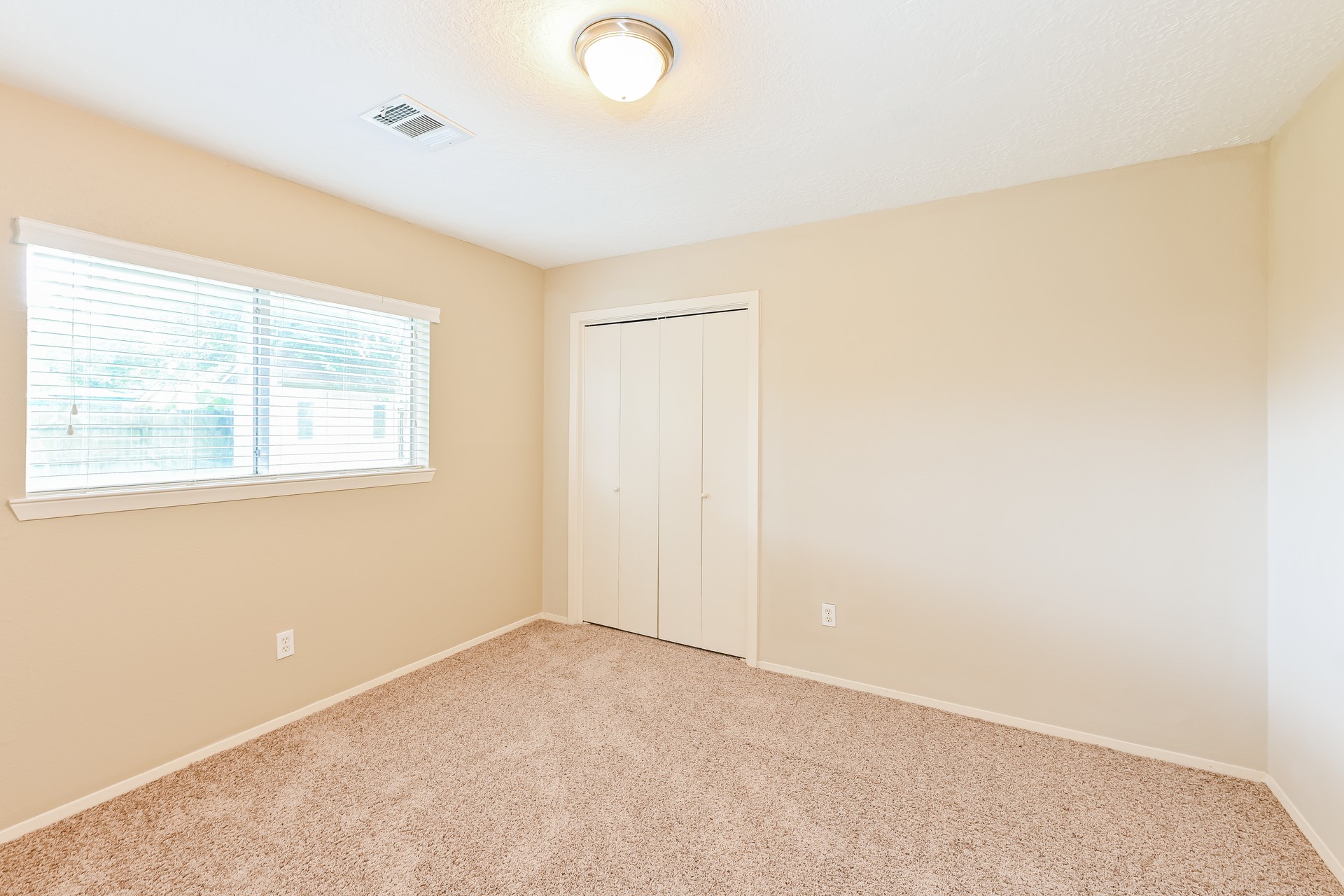 1518 Washington Drive Property Photo 9
