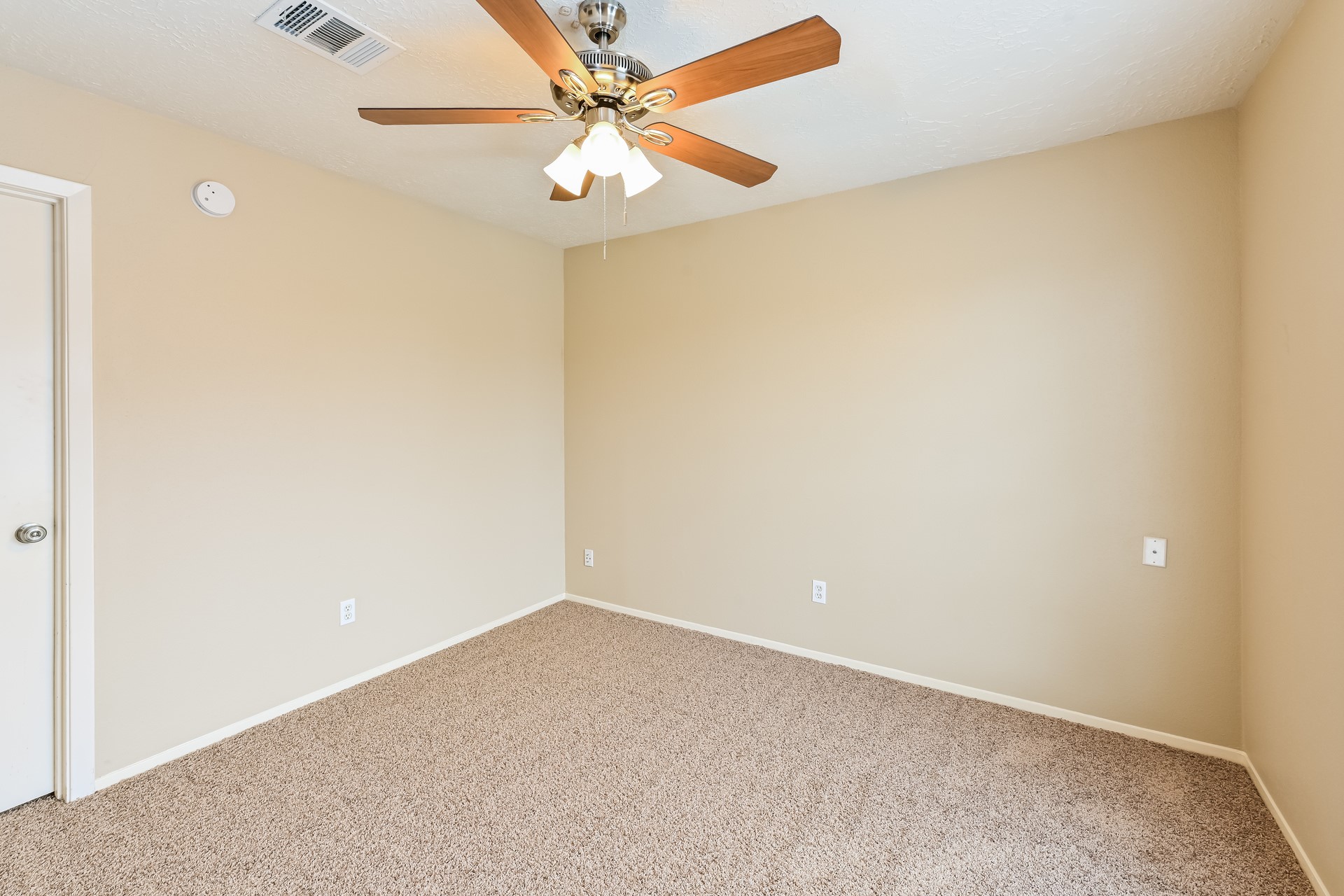 1518 Washington Drive Property Photo 11