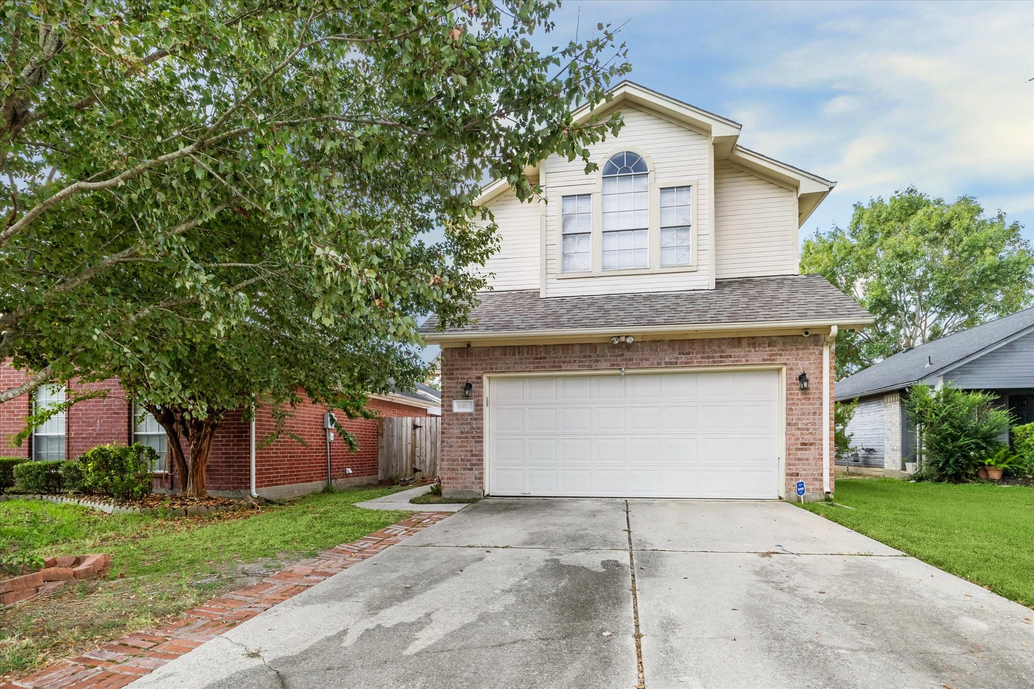 11902 Oakner Drive Property Photo 1