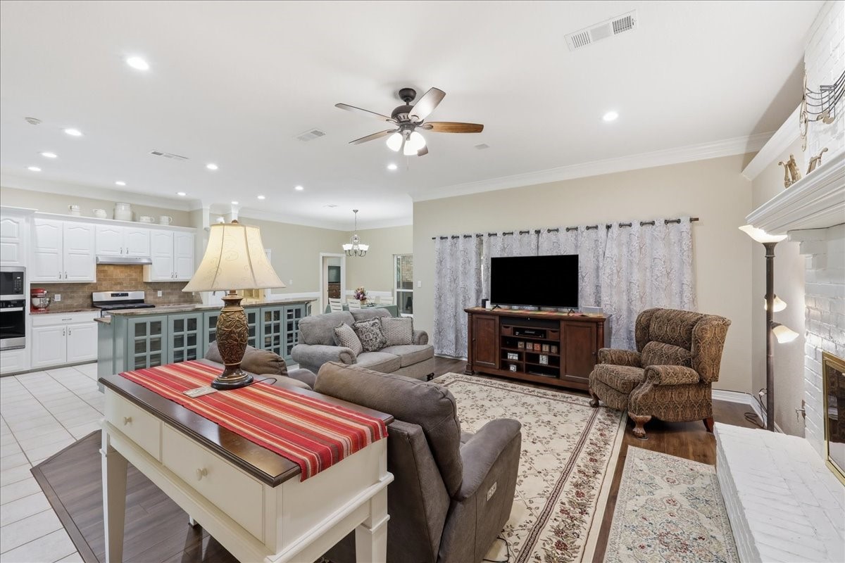 6329 Bent Water Drive Property Photo 5