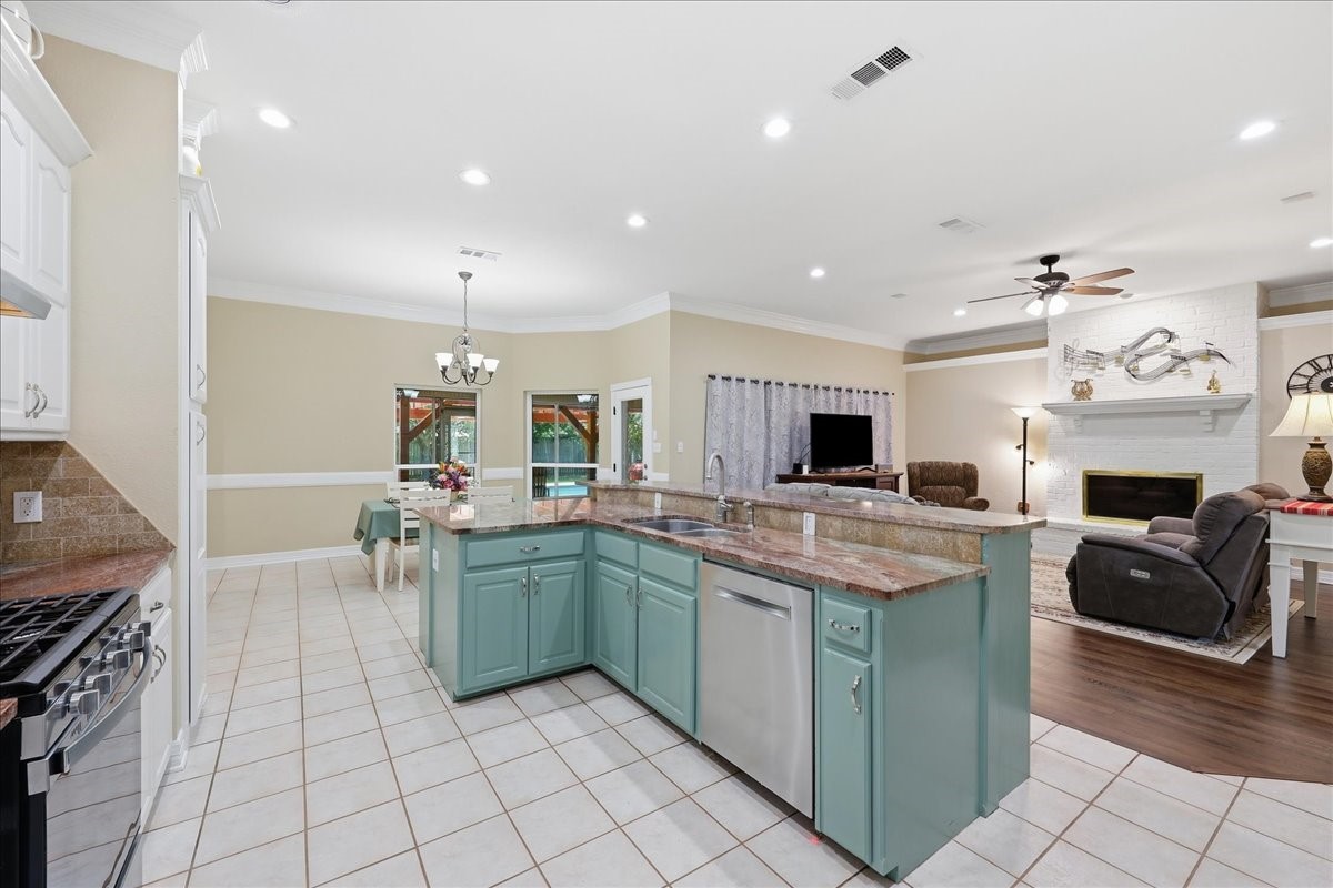 6329 Bent Water Drive Property Photo 8