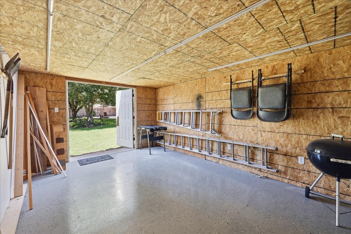 6329 Bent Water Drive Property Photo 32