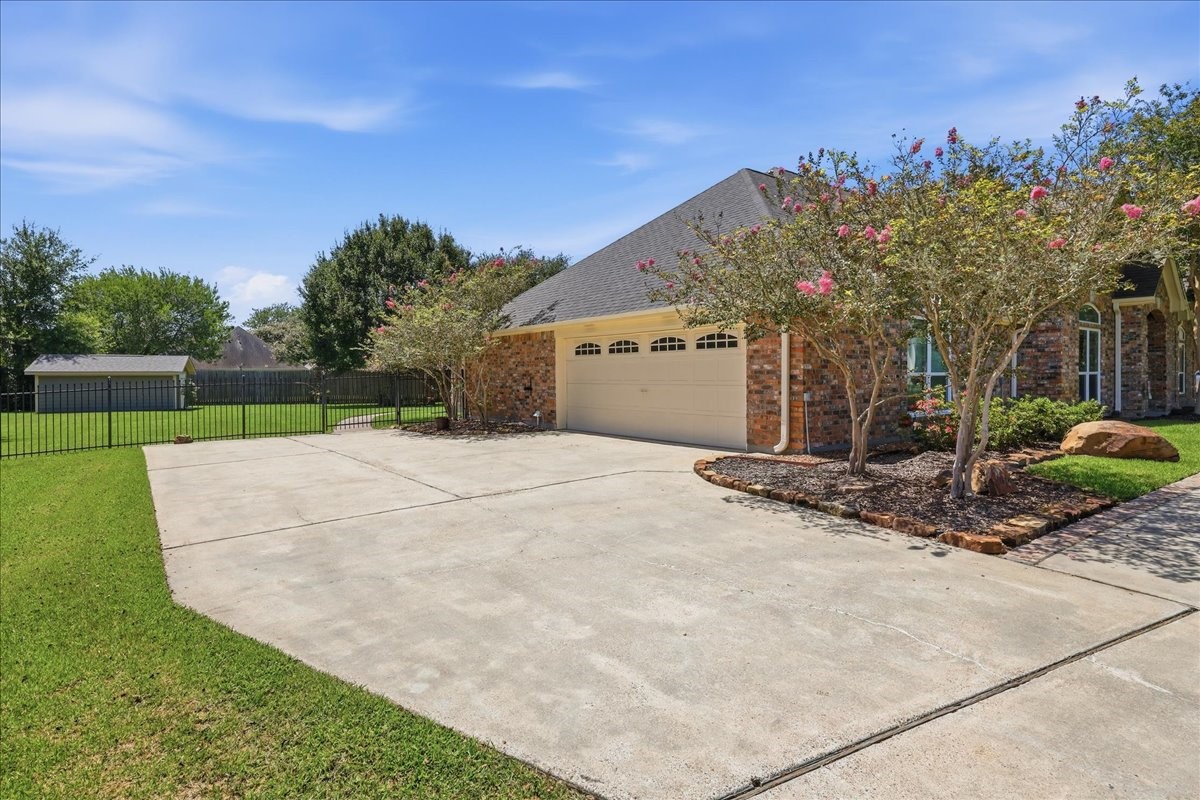 6329 Bent Water Drive Property Photo 34