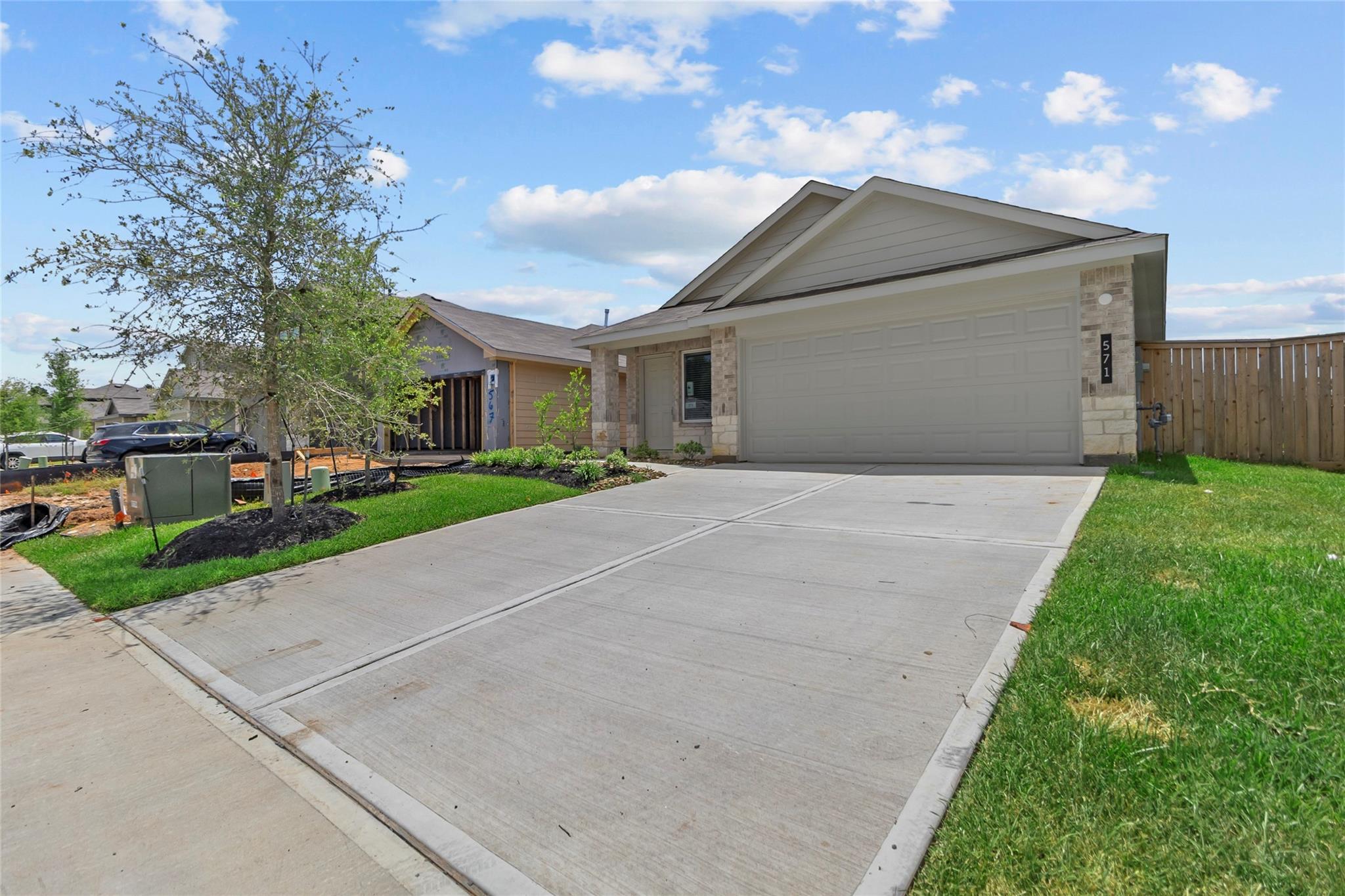 571 Belle Springs Lane, Conroe Tx 77301 Property Photo 2