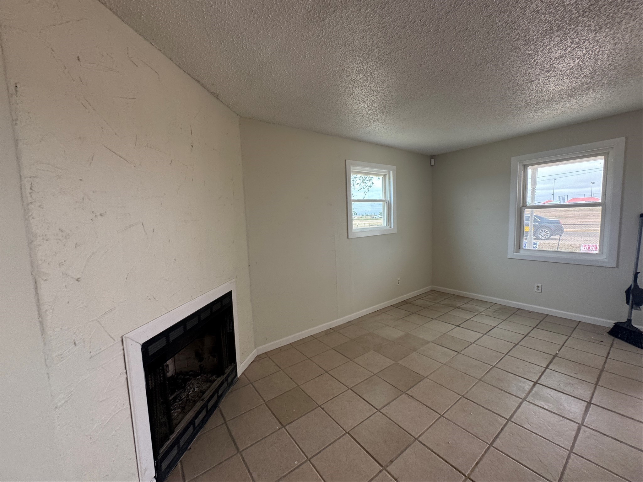 2605 E 19th Street Property Photo 3