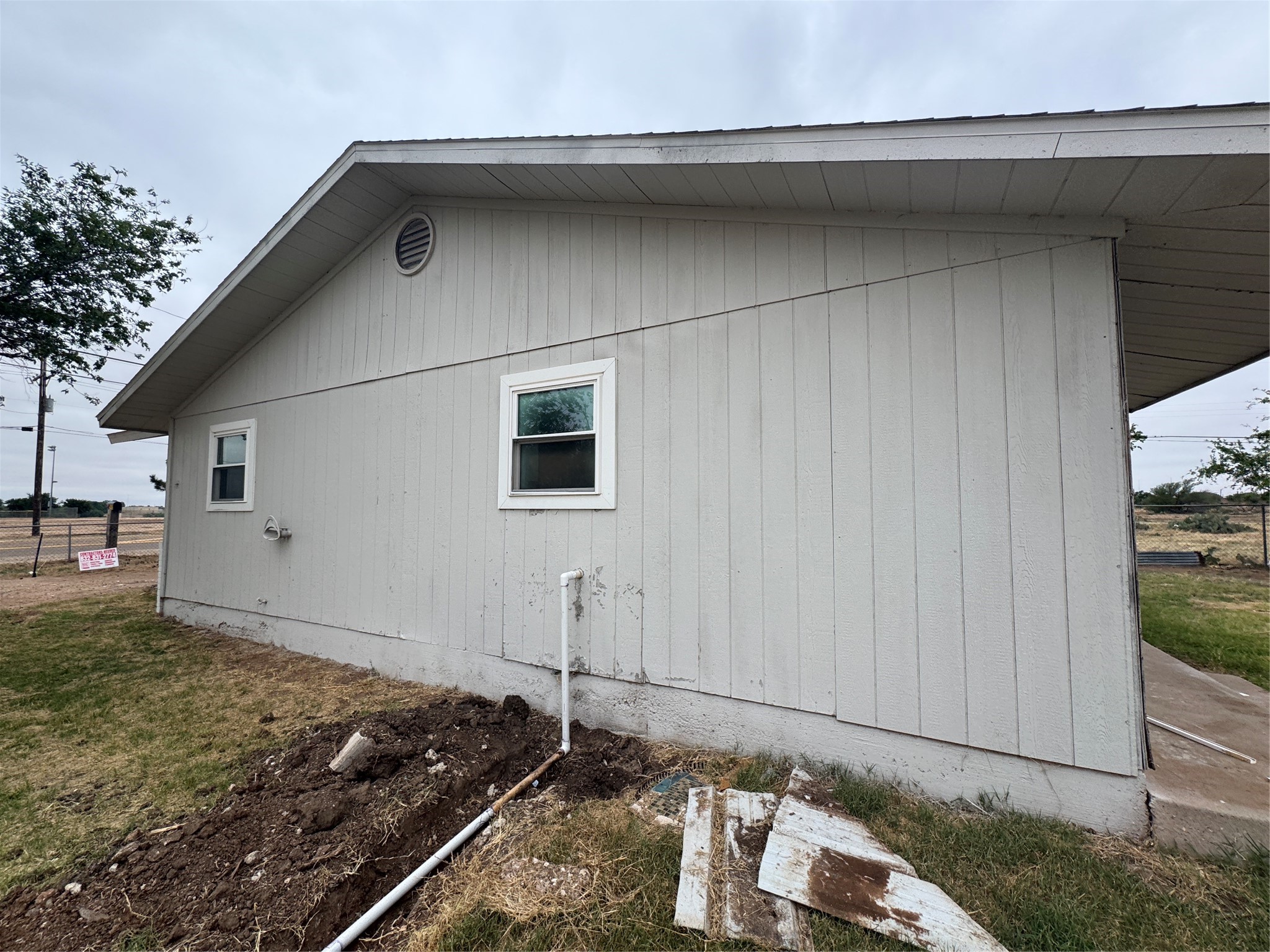 2605 E 19th Street Property Photo 9
