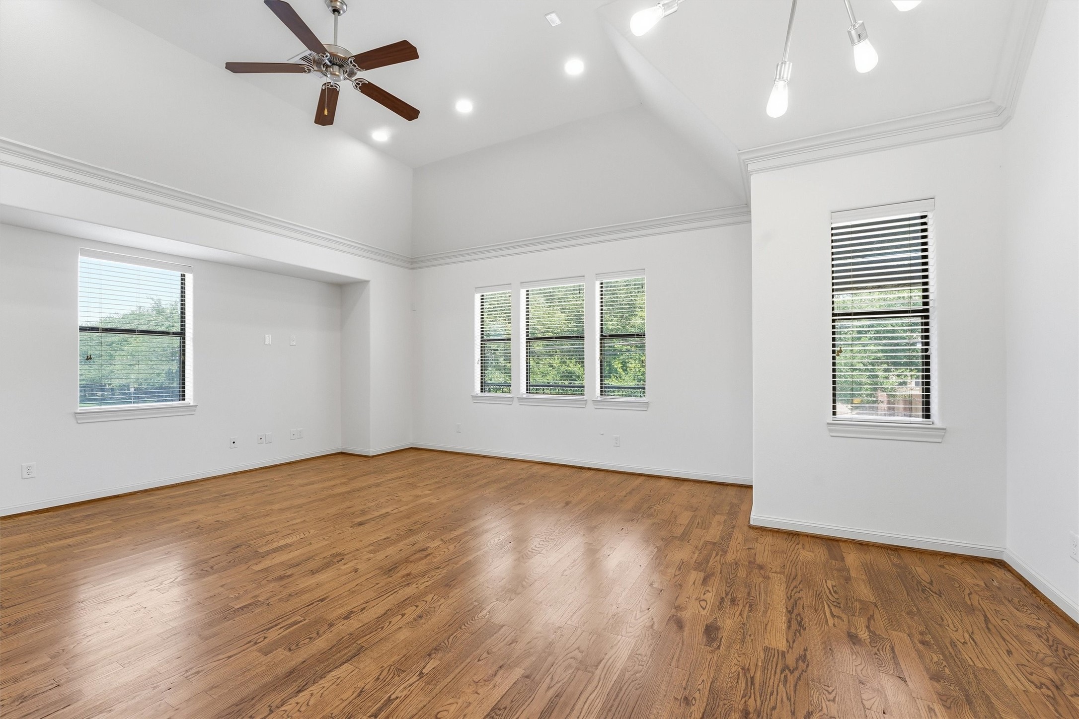 2305 Bastrop Street A Property Photo 16