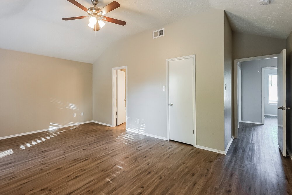 1909 Wildwood Ridge Drive Property Photo 11