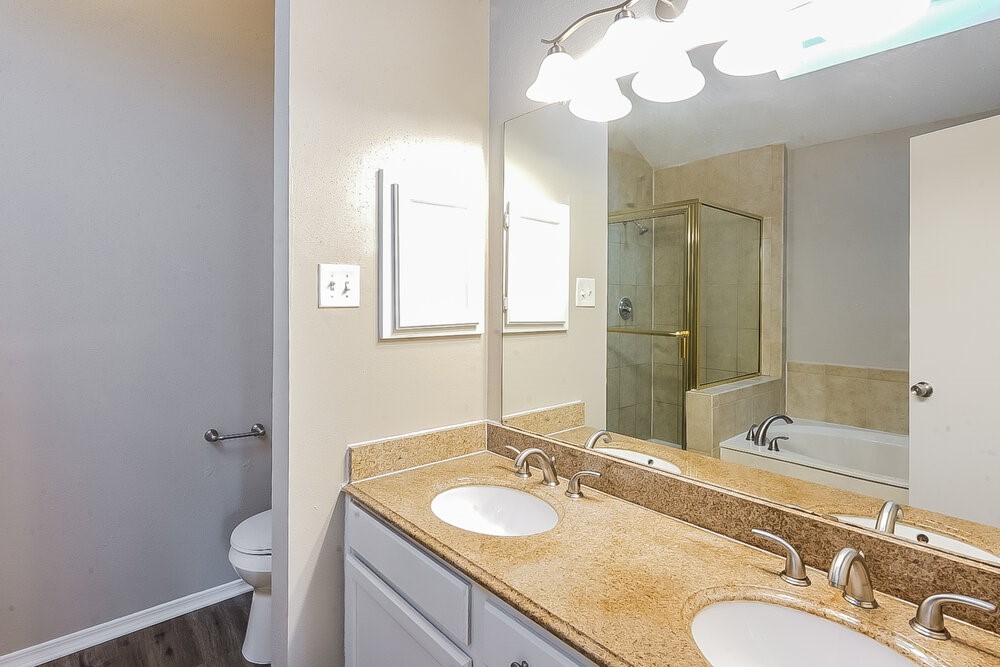 1909 Wildwood Ridge Drive Property Photo 13