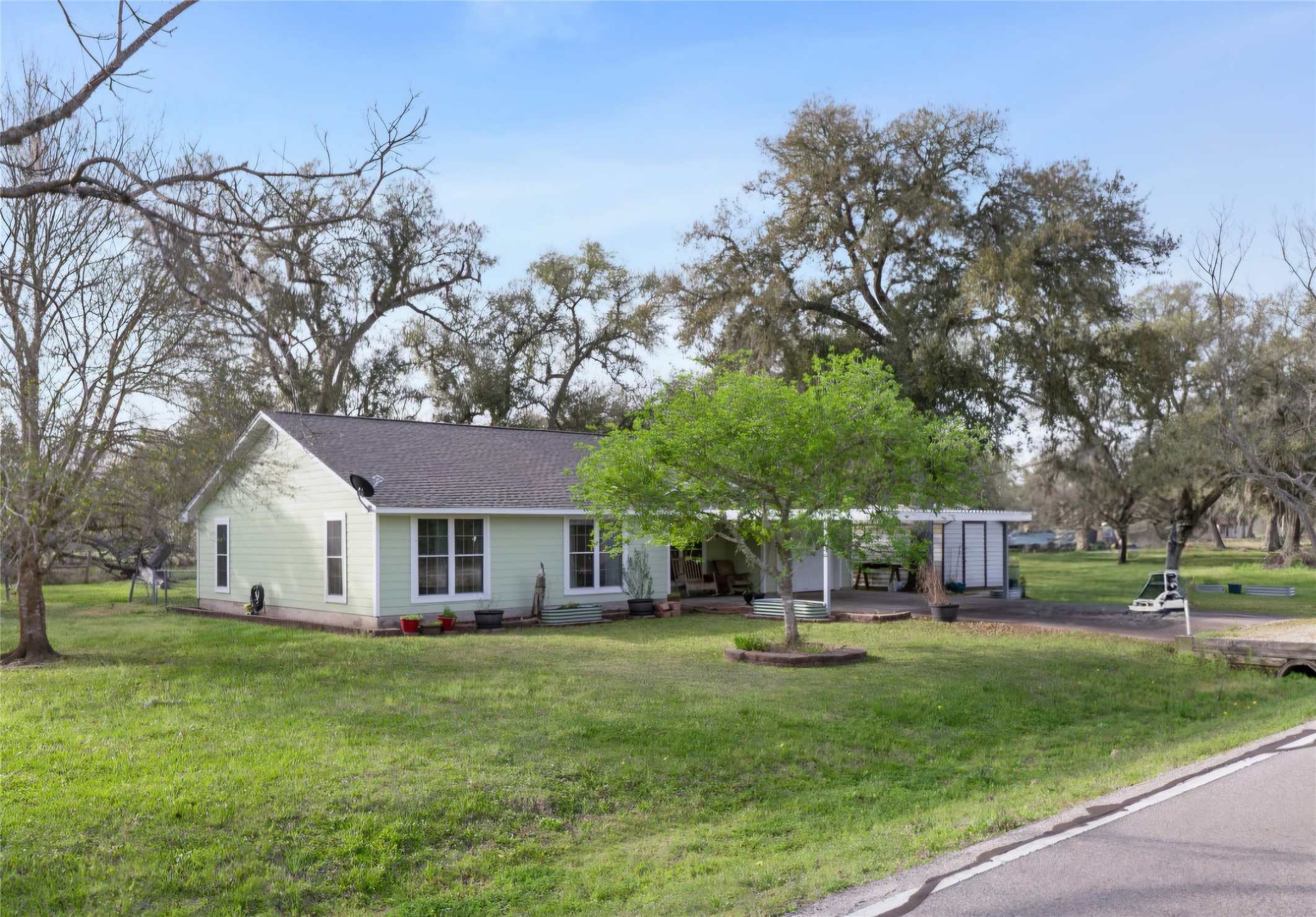 9615 County Road 505 Property Photo 2