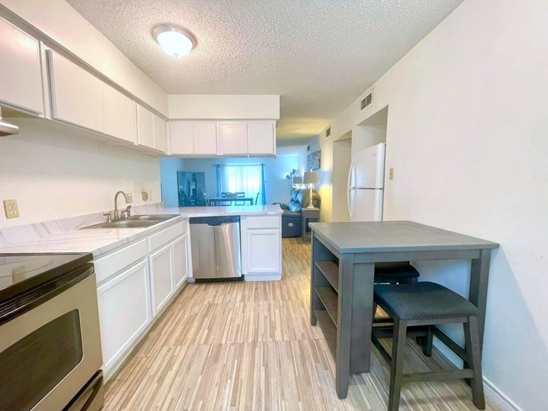 1901 S Voss Road 18 Property Photo 7