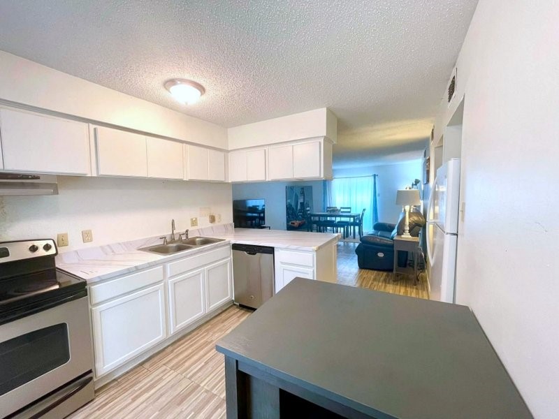 1901 S Voss Road 18 Property Photo 8