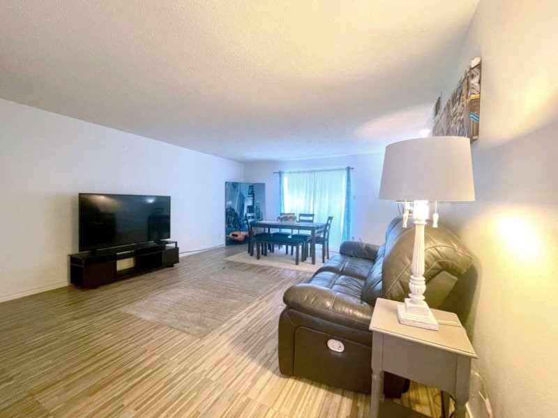 1901 S Voss Road 18 Property Photo 11