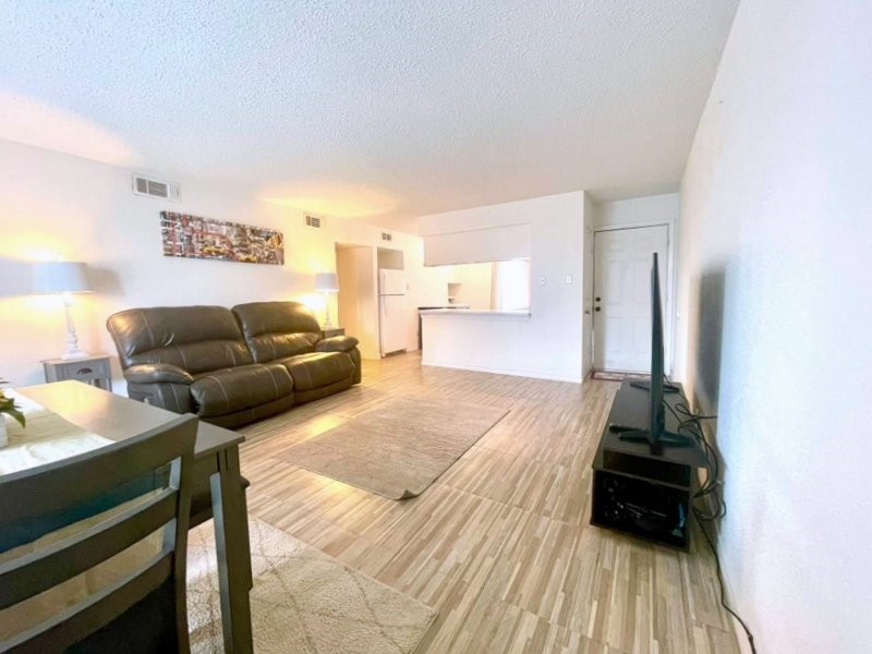 1901 S Voss Road 18 Property Photo 13