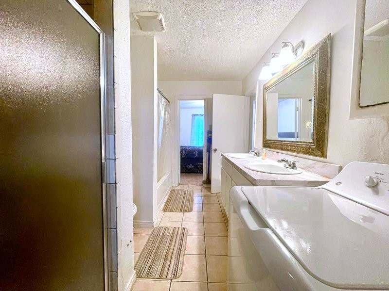 1901 S Voss Road 18 Property Photo 17
