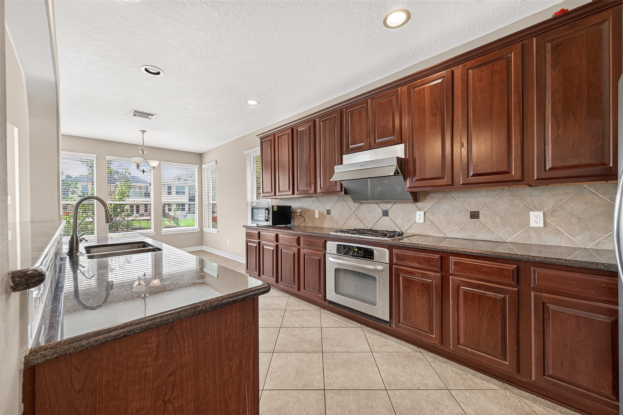 17927 Sugarloaf Bay Drive Property Photo 18