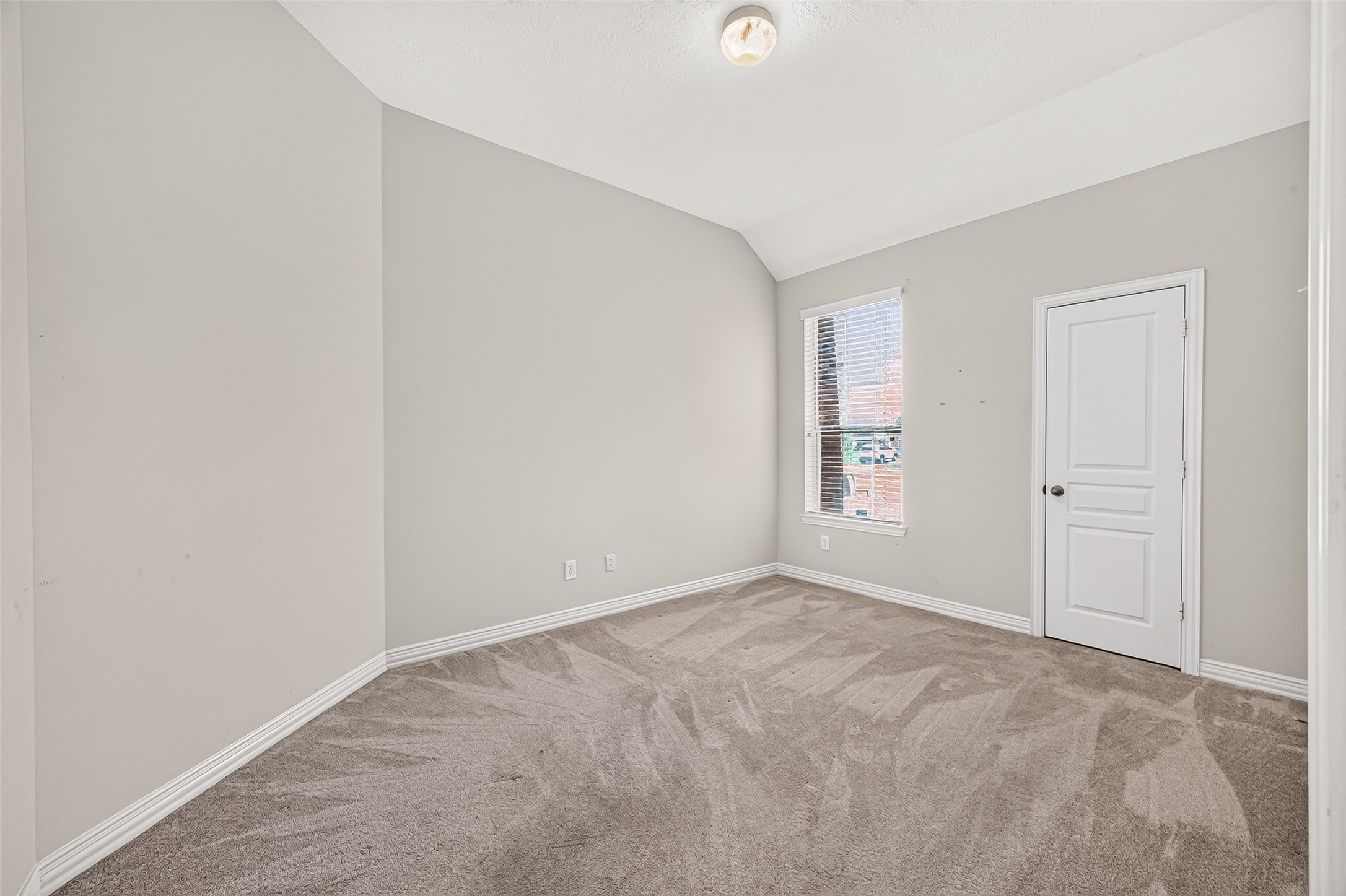 17927 Sugarloaf Bay Drive Property Photo 25