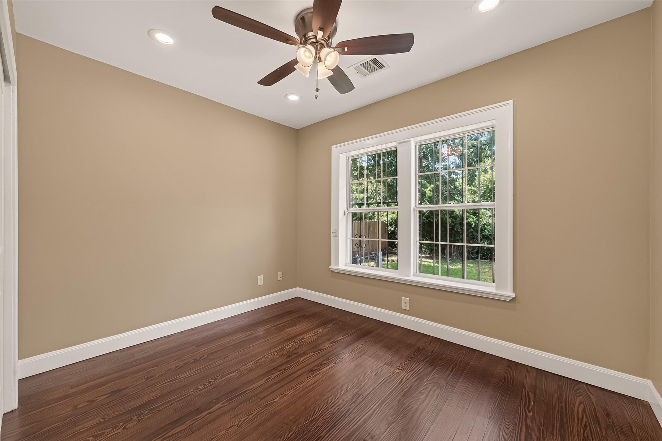 1305 Munger Street Property Photo 14