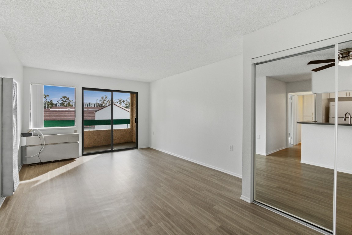 21 California Ave Property Photo 6