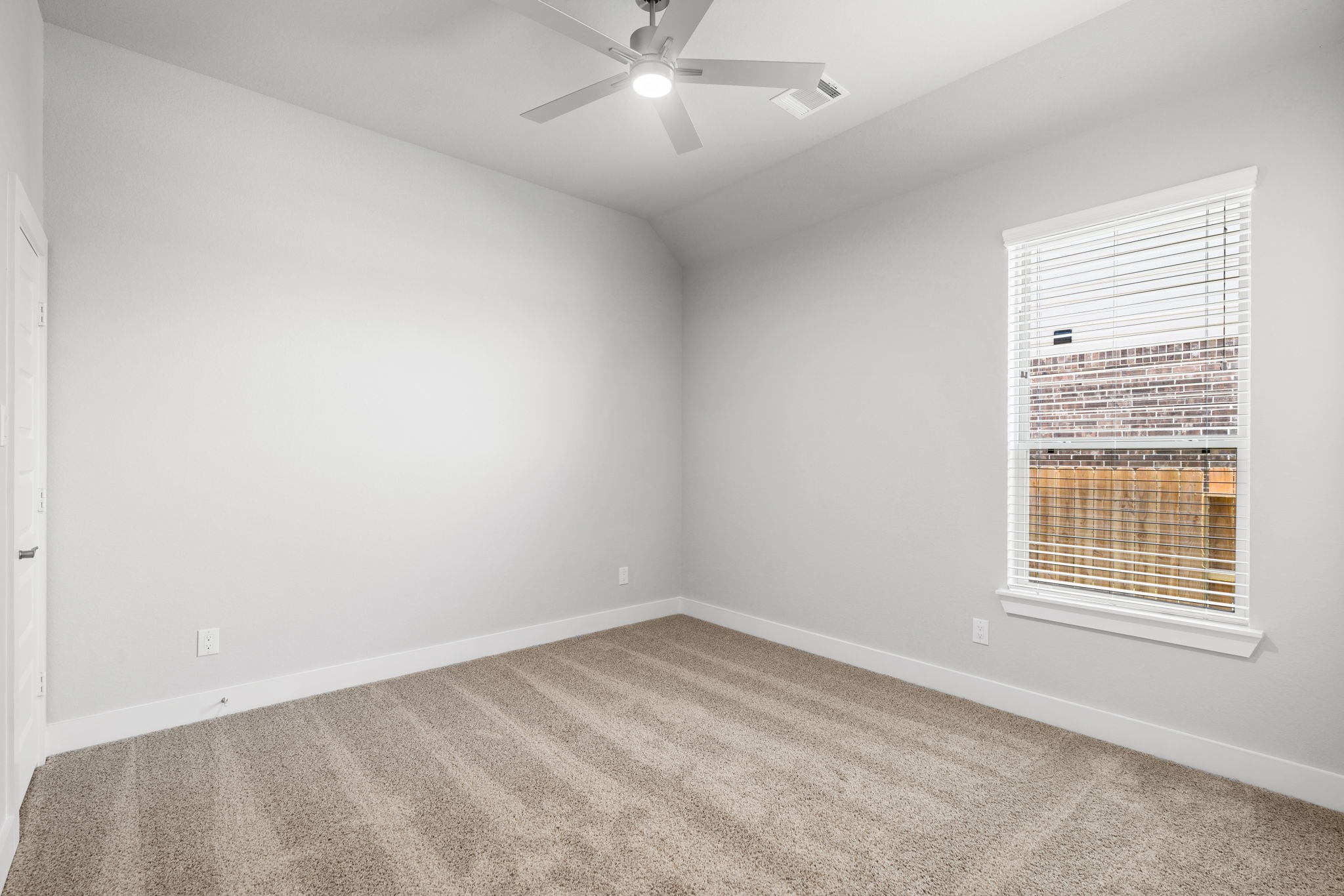 19615 Isola Breeze Drive Property Photo 6