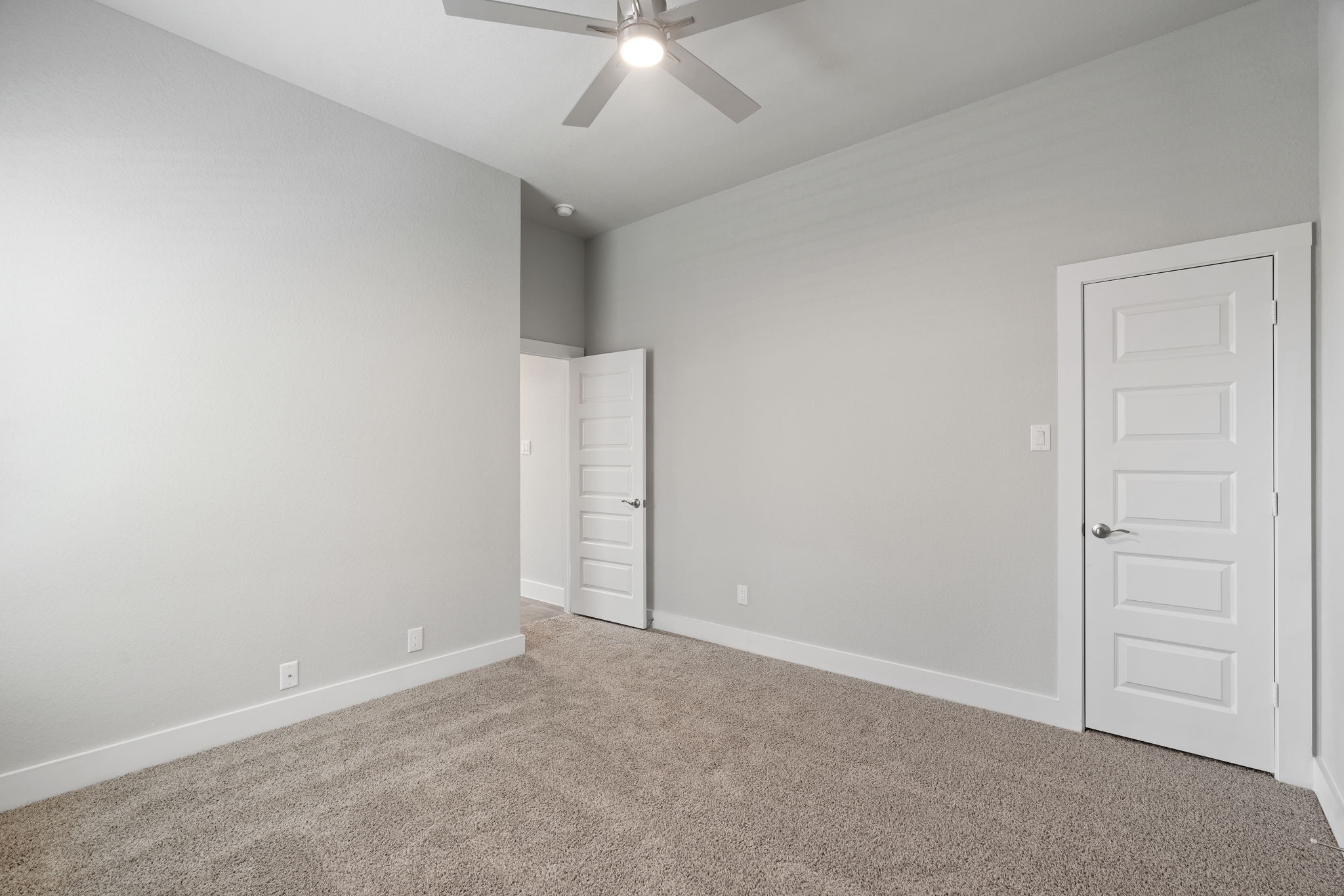 19615 Isola Breeze Drive Property Photo 7