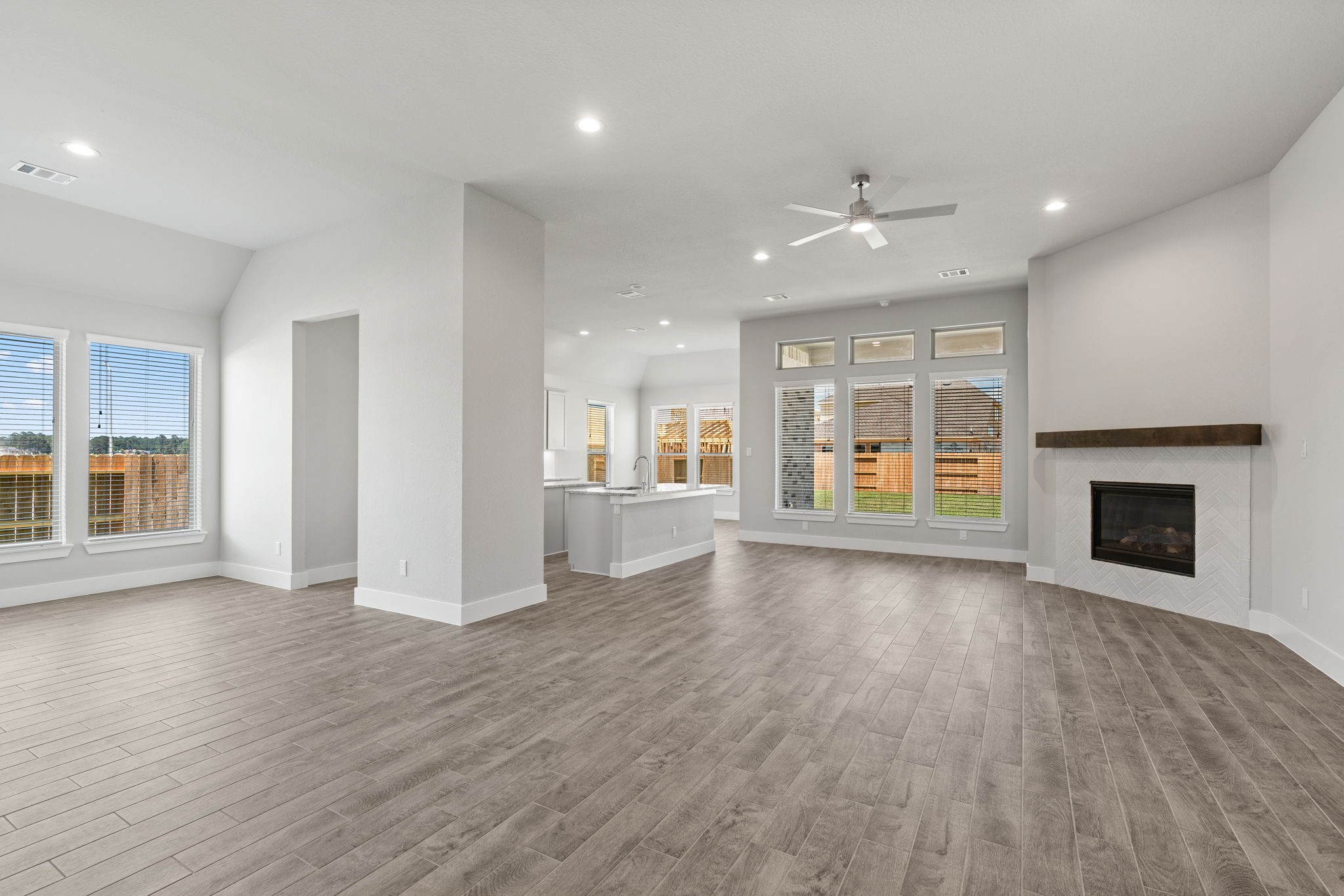 19615 Isola Breeze Drive Property Photo 17