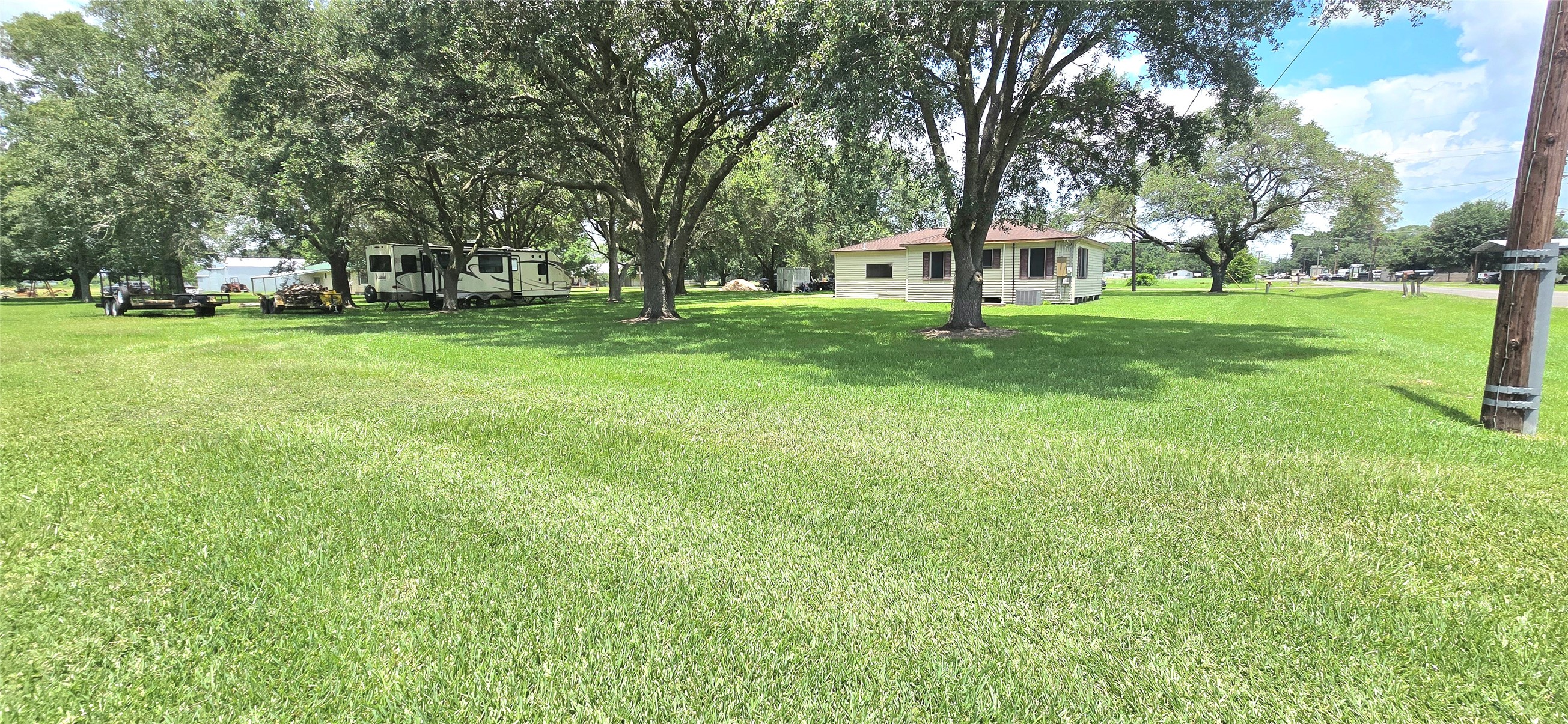 605 Henry Ln Property Photo 1
