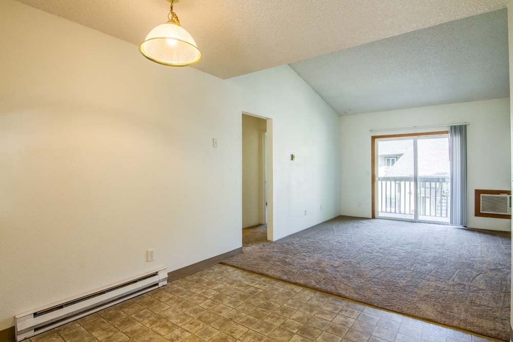 923 Cowl Street Property Photo 7
