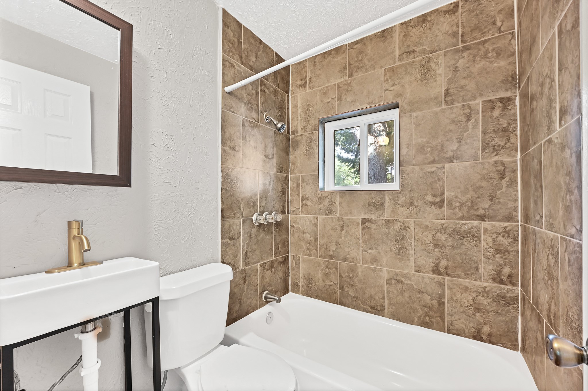 601 Booker T Washington Property Photo 7