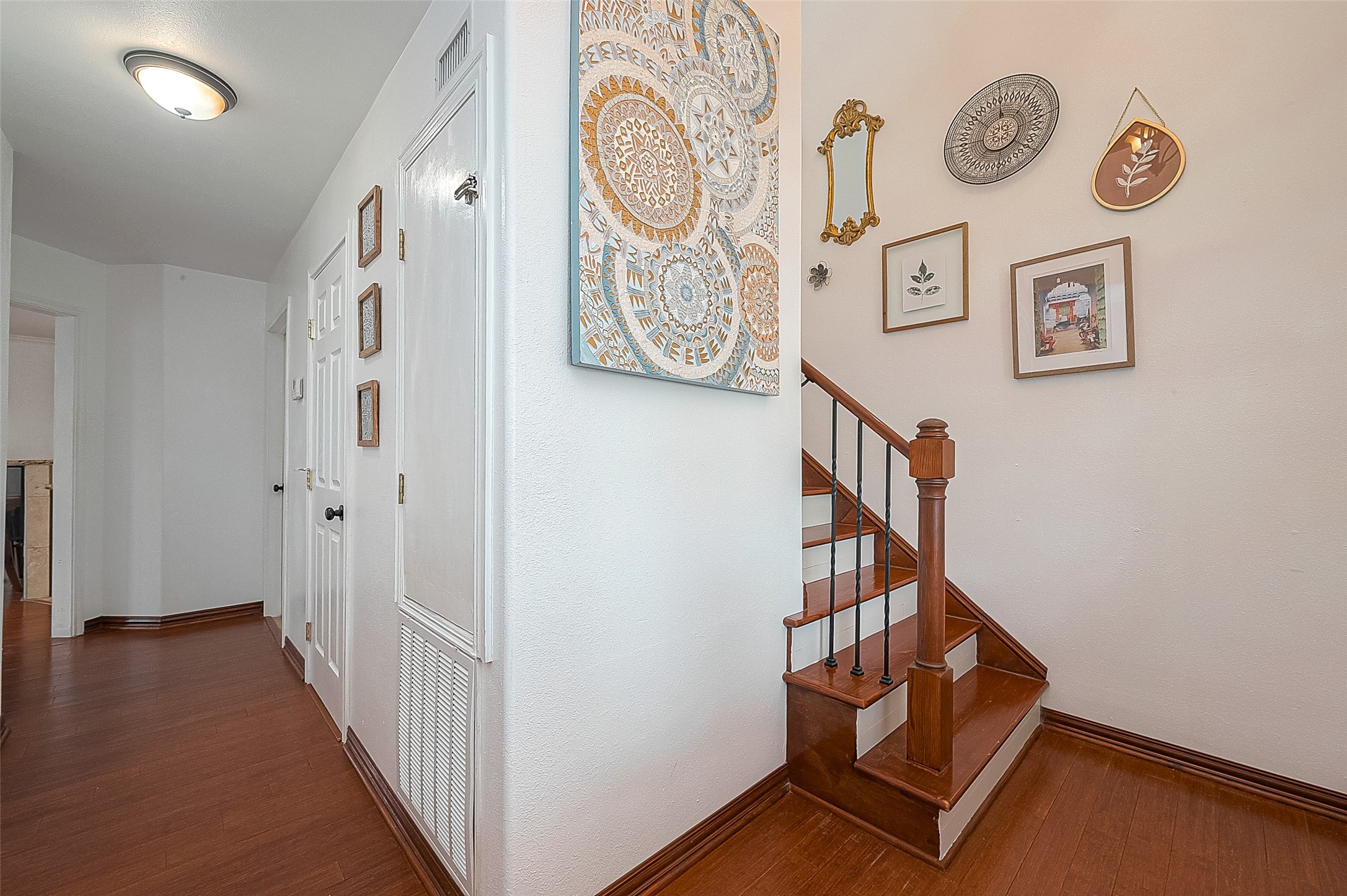 6703 Winton Street Property Photo 4