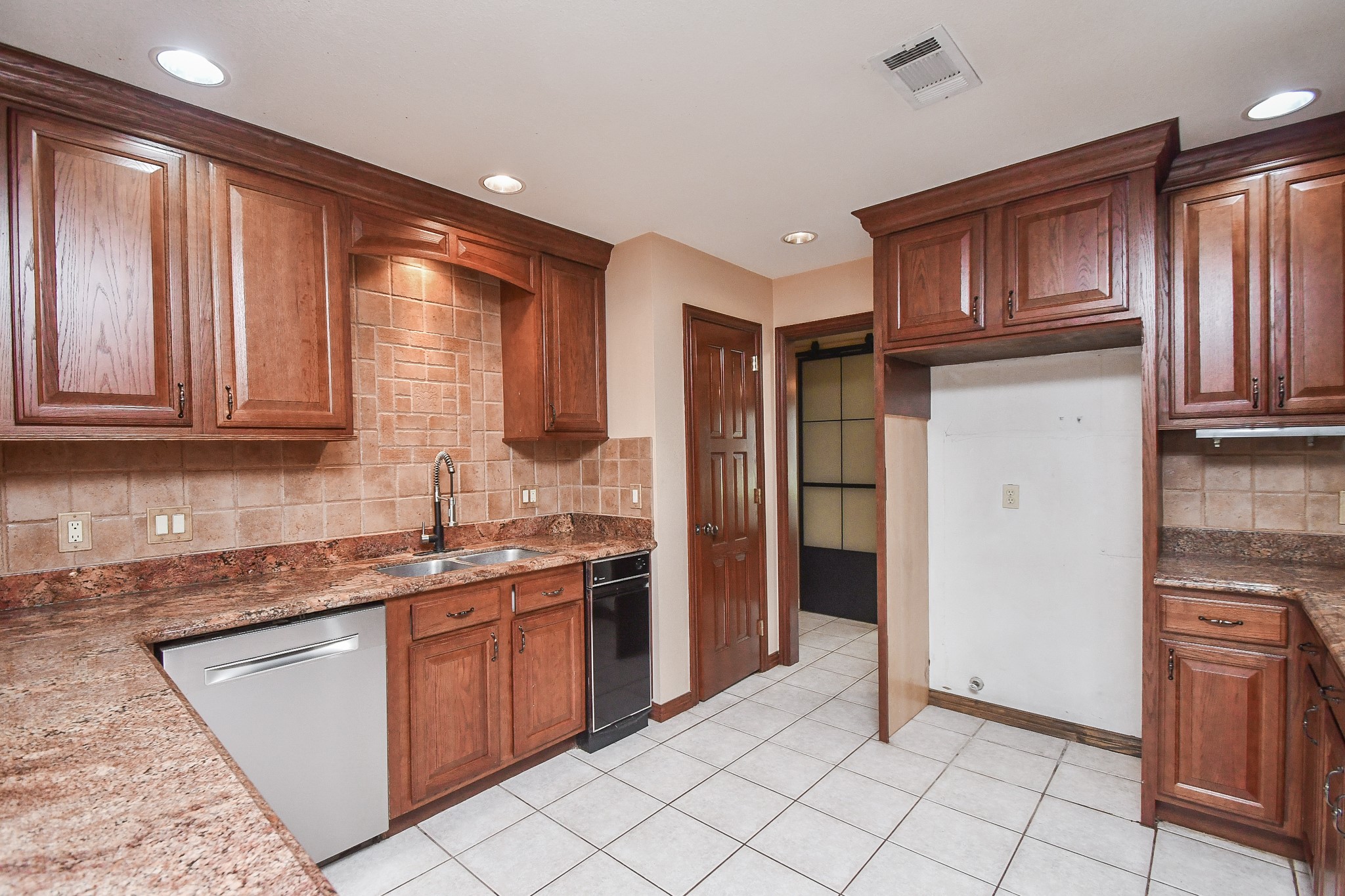 3826 Pecan Valley Drive Property Photo 13