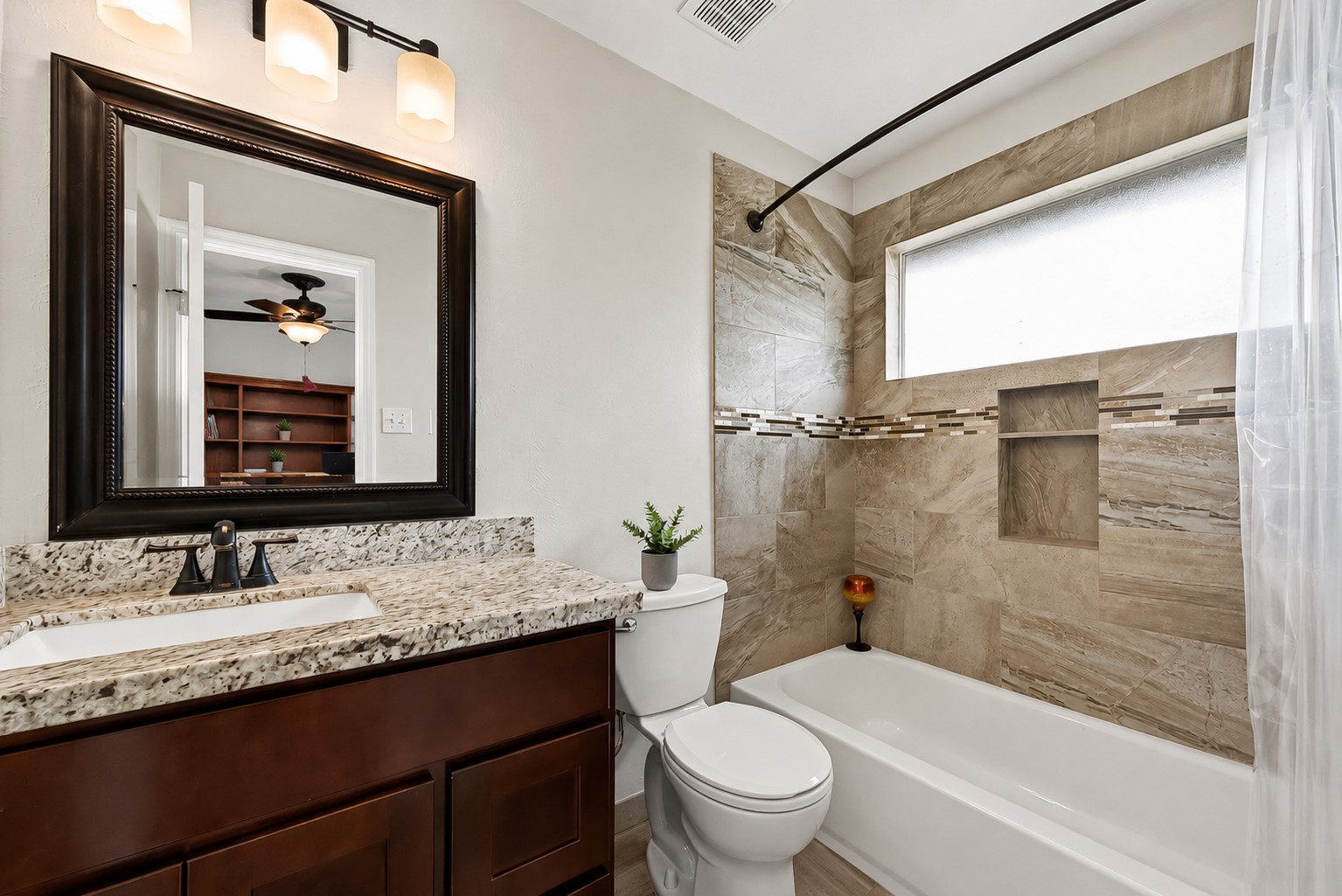 827 Annies Way Property Photo 34