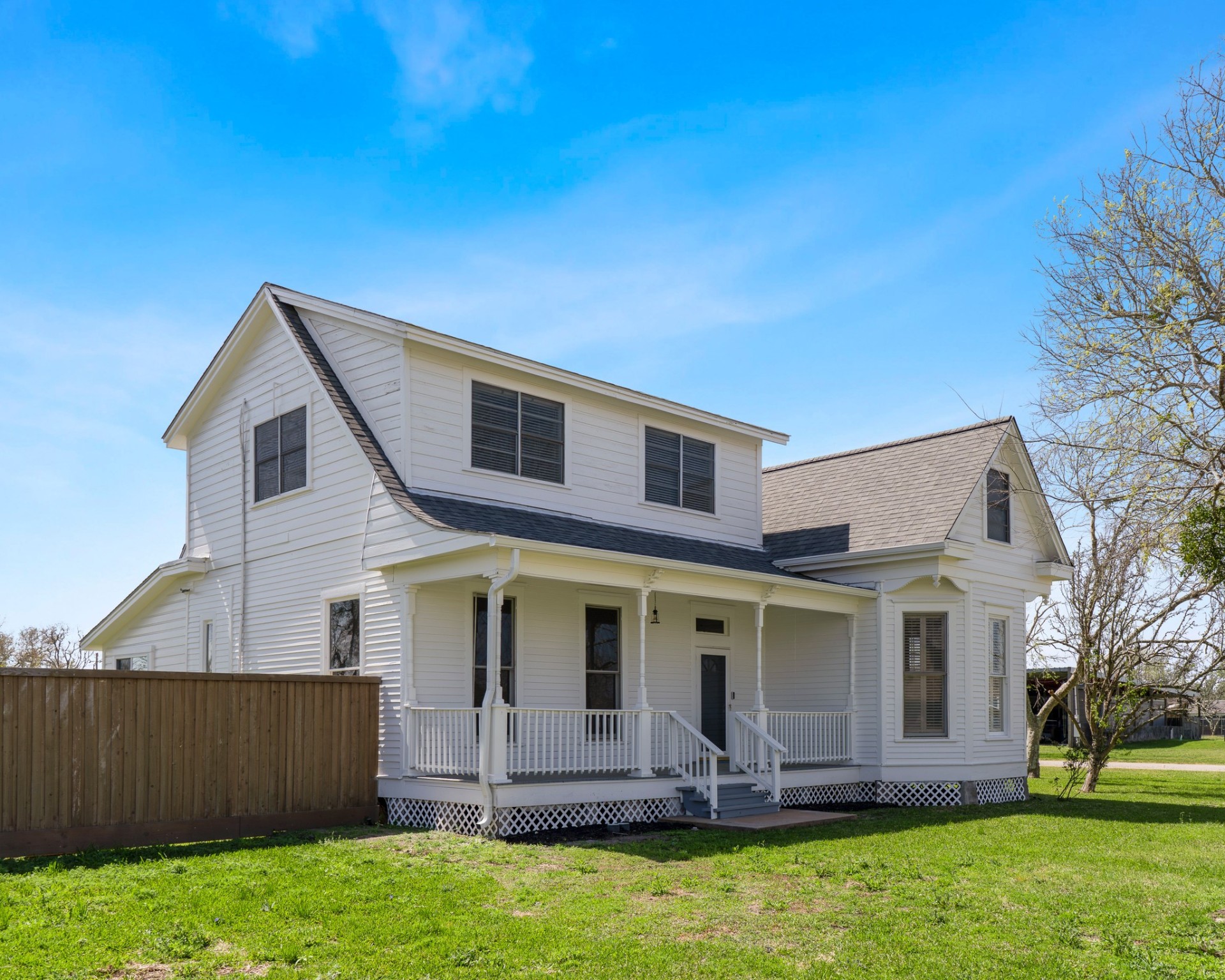 895 Wightman Street Property Photo