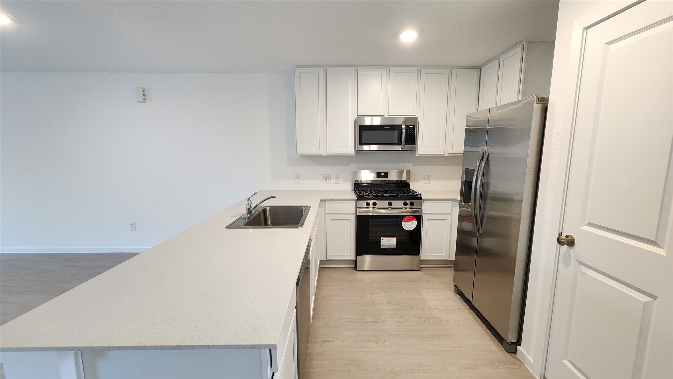 26735 Feather Reed Drive Property Photo 7