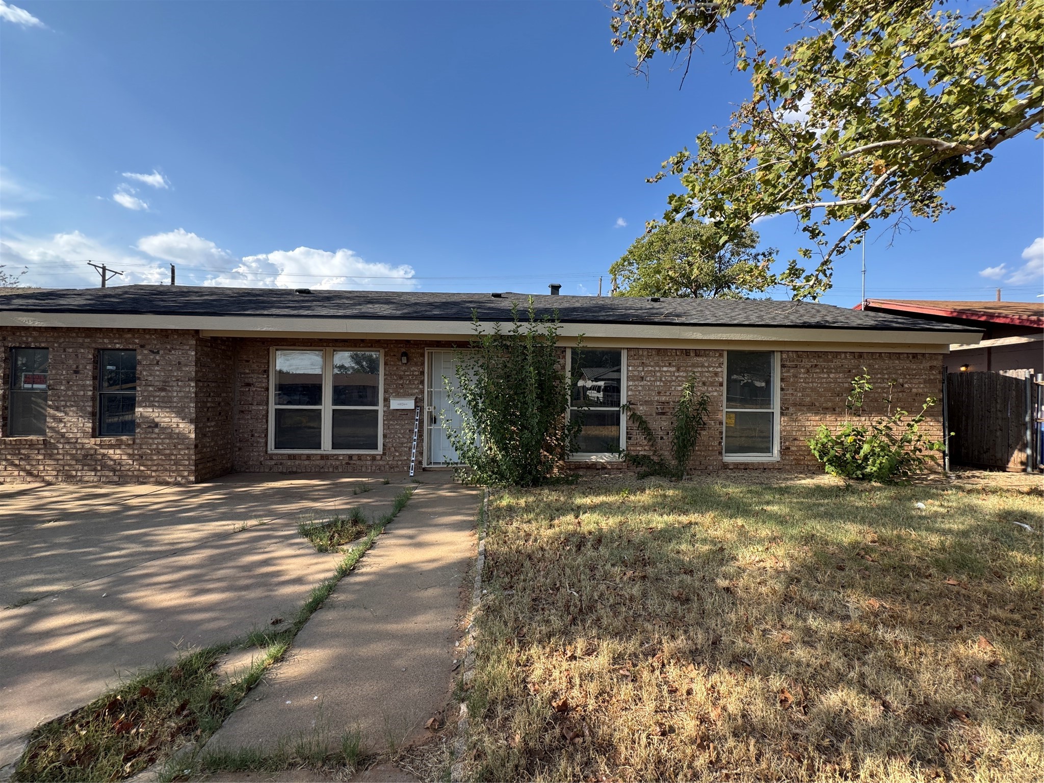 1807 E 1st Street Property Photo 1