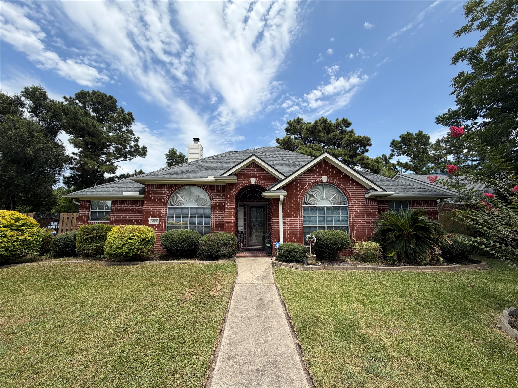 9814 Guest Street Property Photo