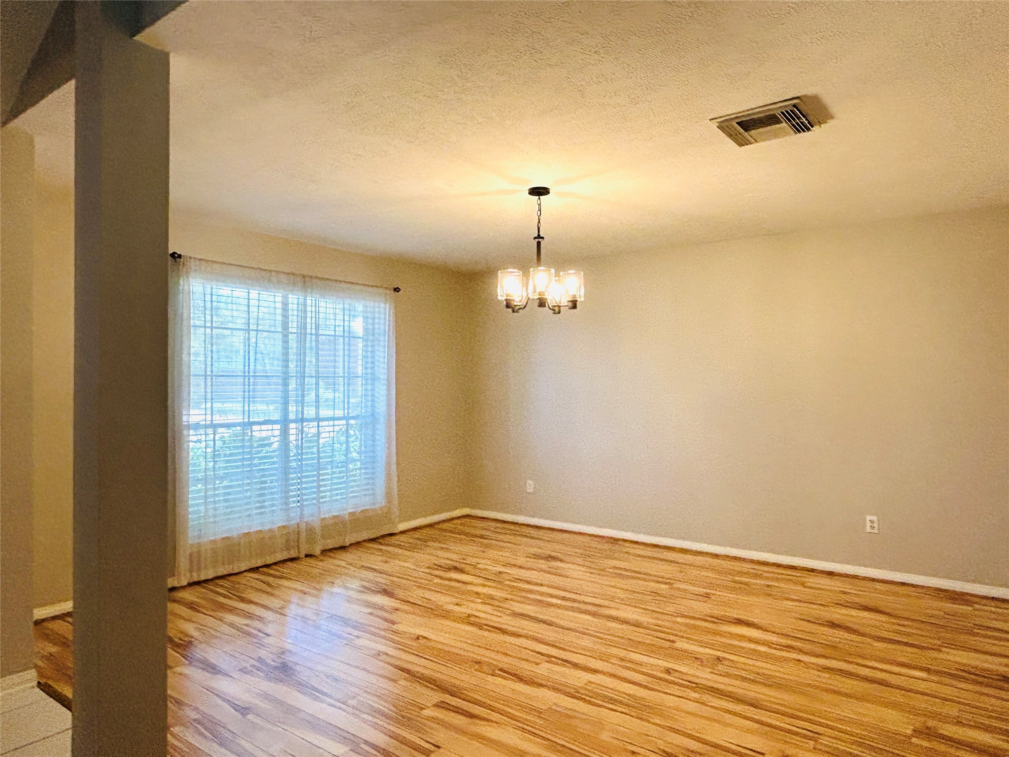 1404 Helmsley Drive Property Photo 7